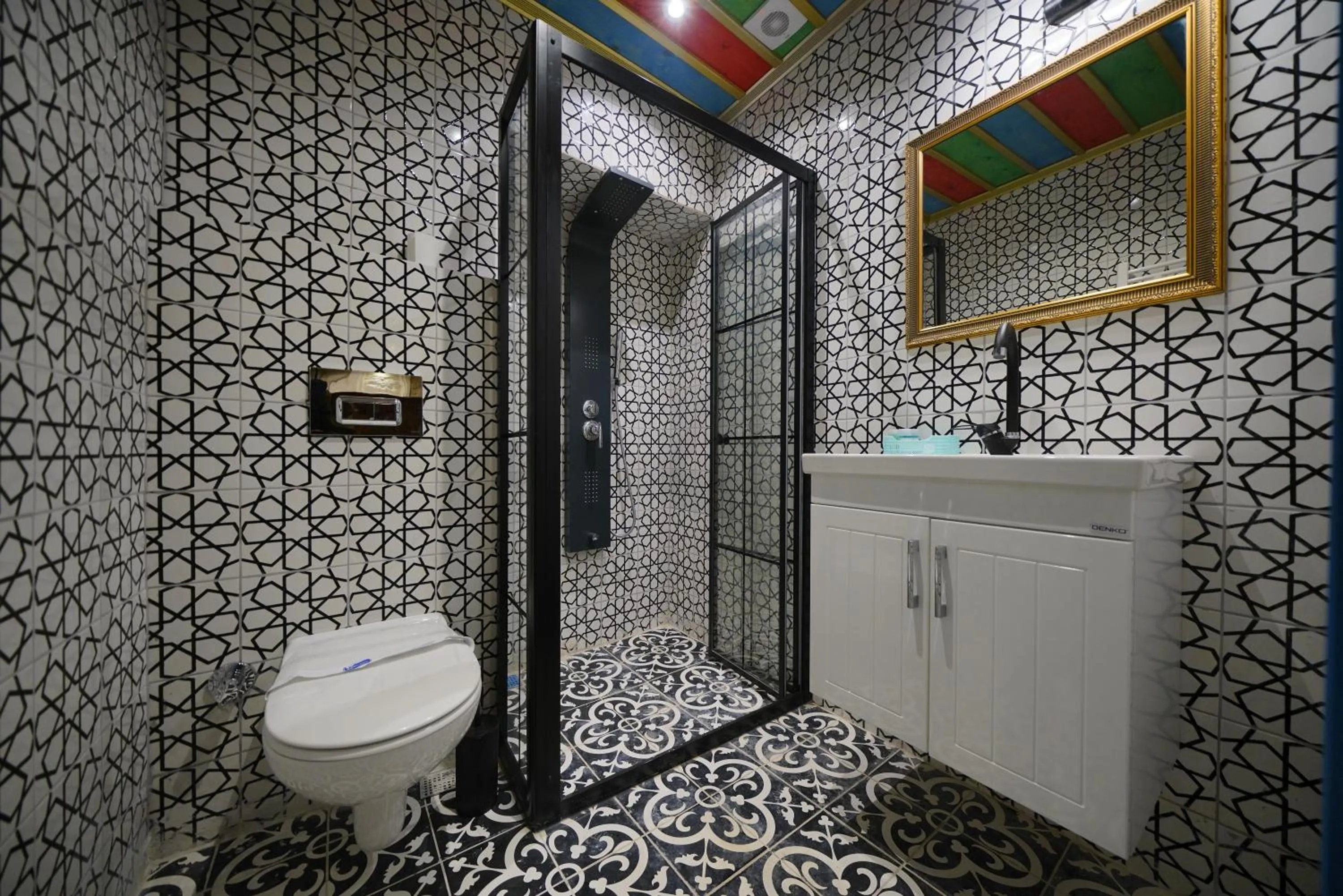 Shower in Mirzade Konak Hotel