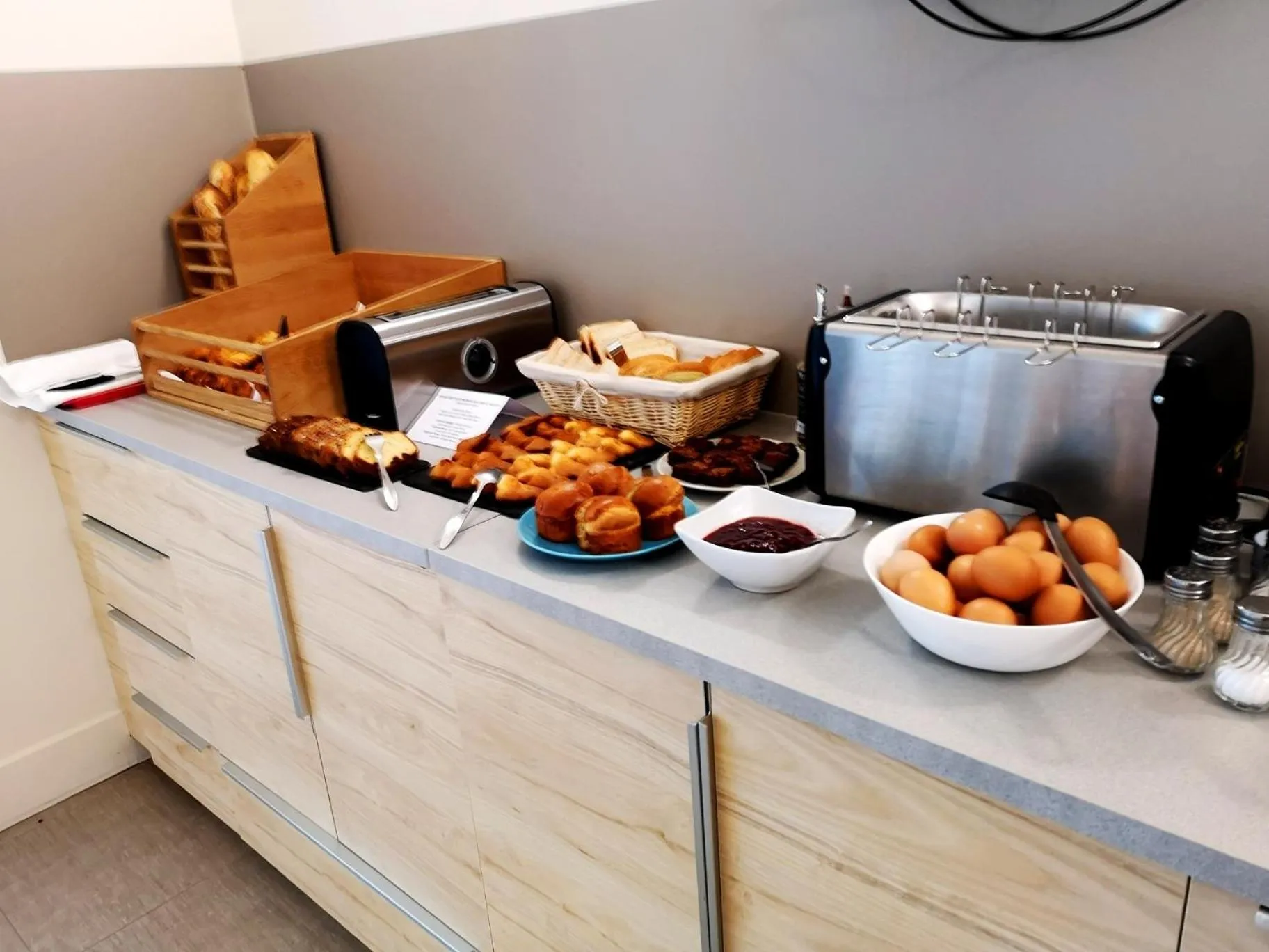 Buffet breakfast in Hôtel Belesso