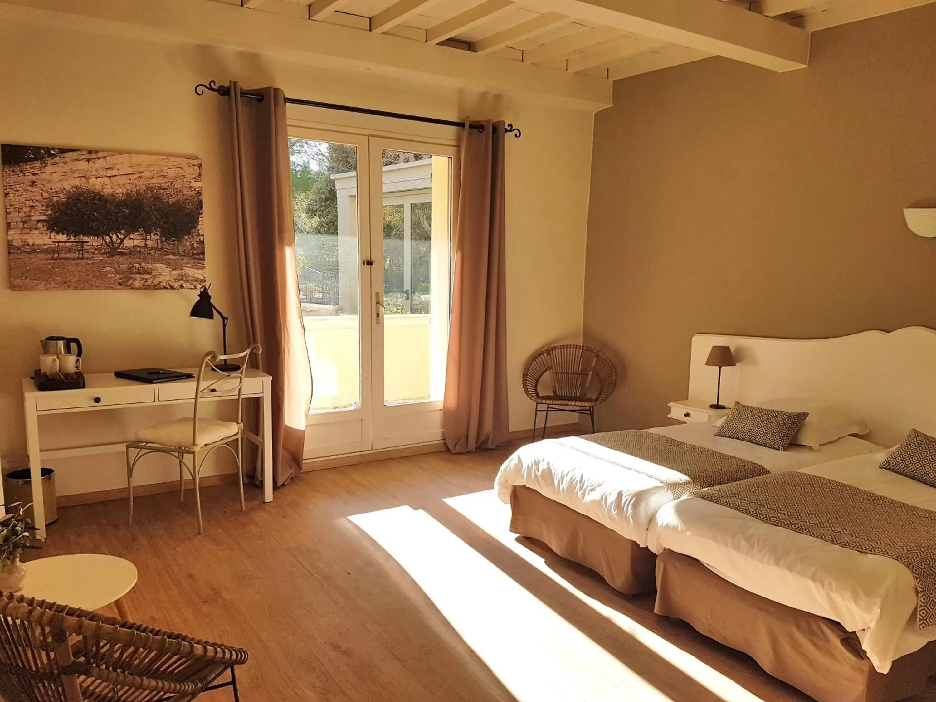 Superior Double or Twin Room with Terrace and Park View in Hôtel Belesso Superior Double or Twin Room with Terrace and Park View in Hôtel Belesso