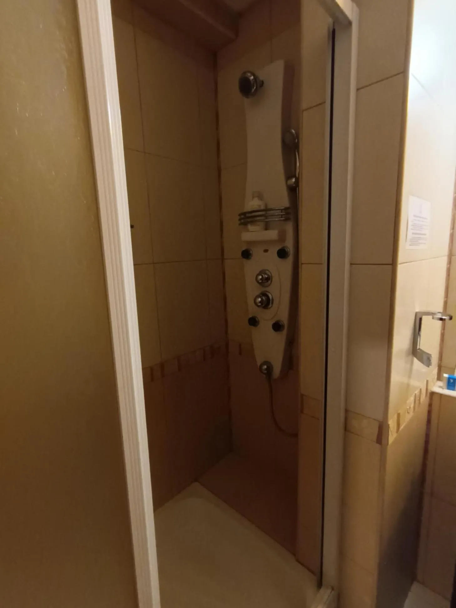 Bathroom in Hotel Mara