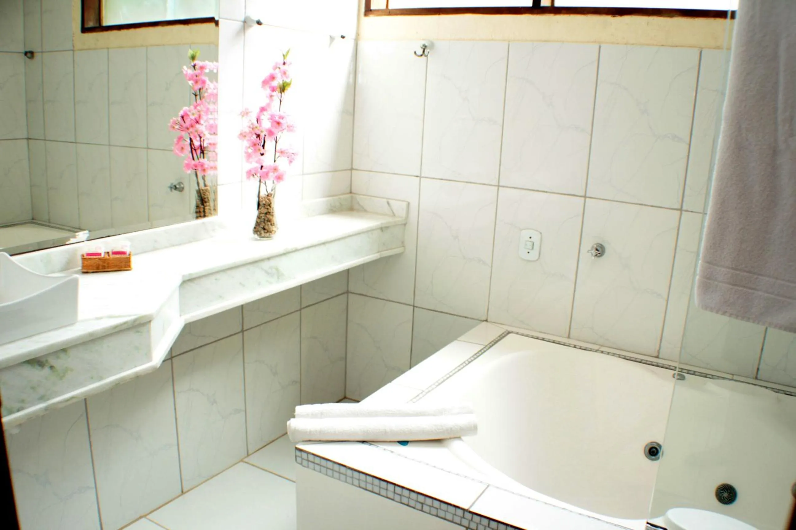 Hot Tub in Pousada do Tesouro