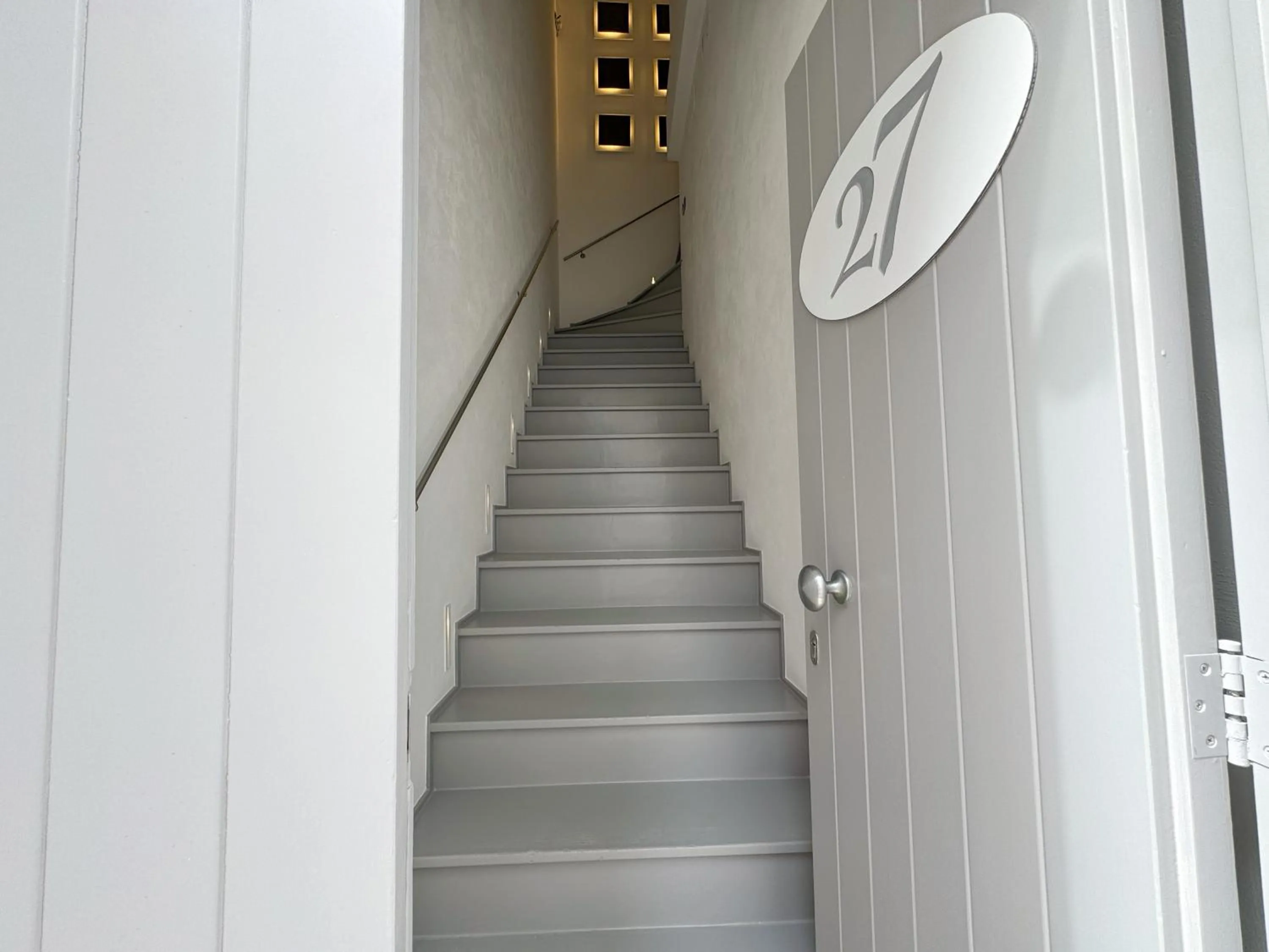 Facade/entrance in Vingt Sept