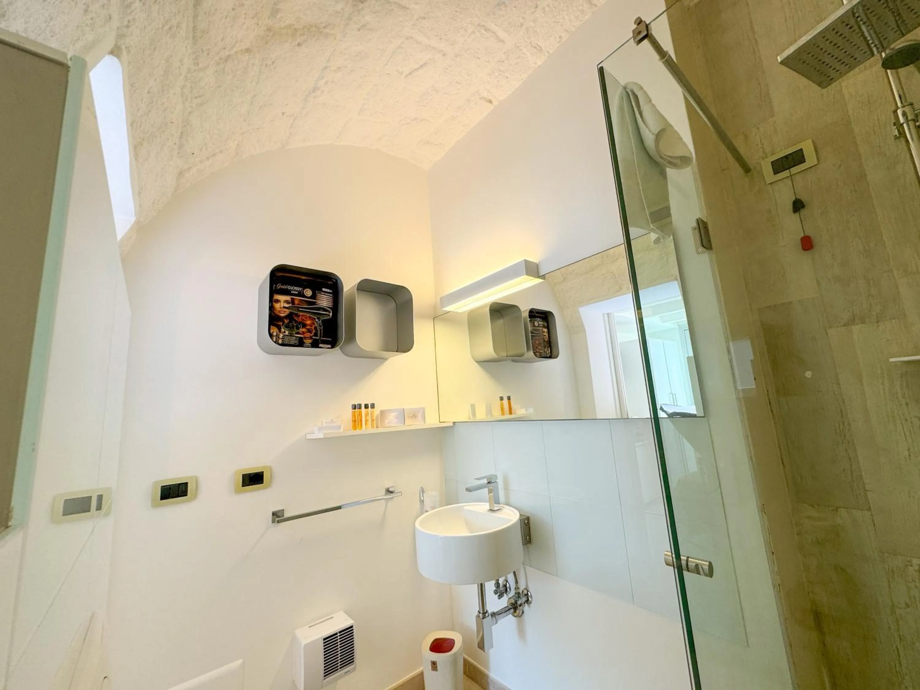 Shower in Vingt Sept