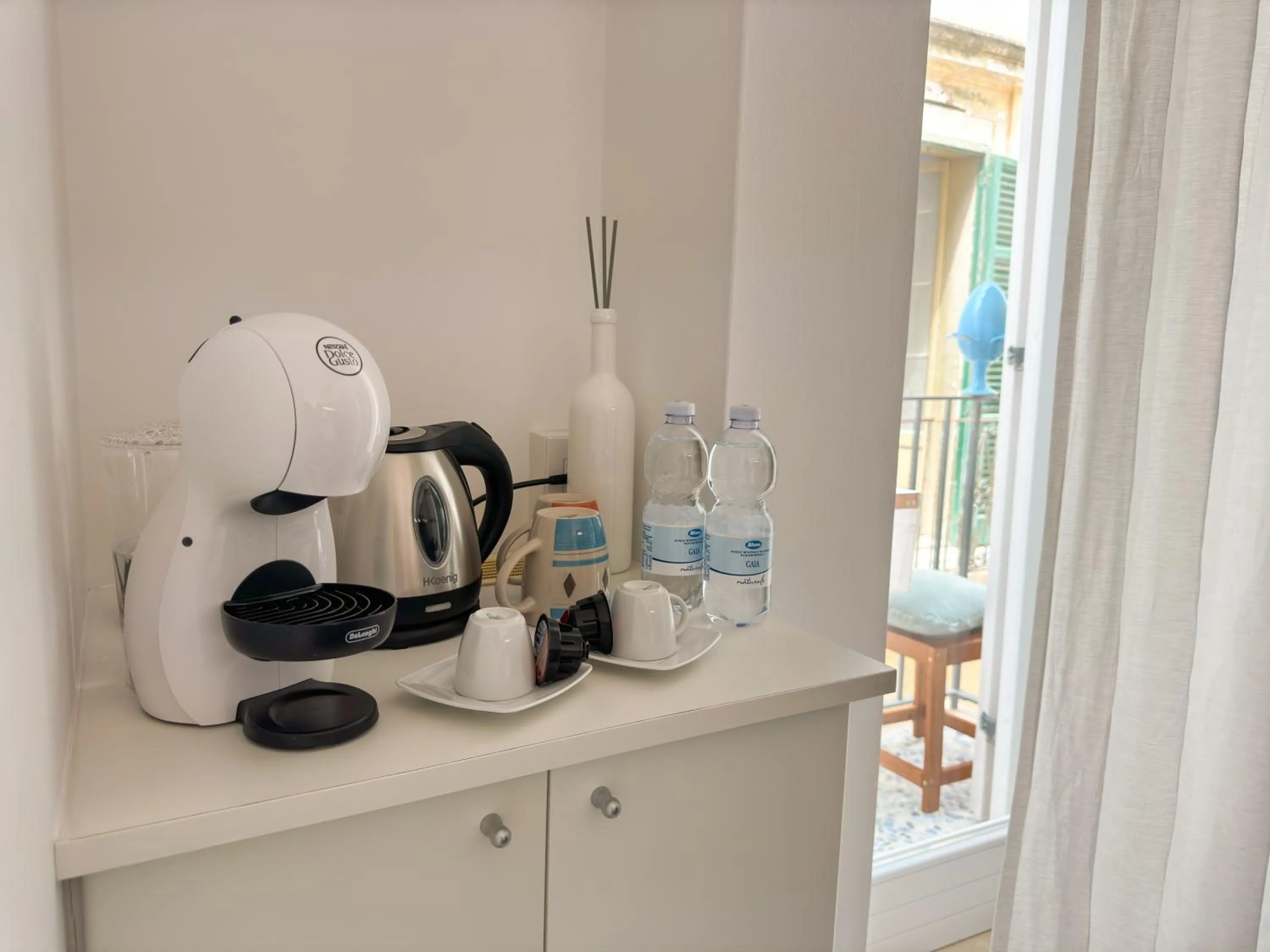 Coffee/tea facilities in Vingt Sept