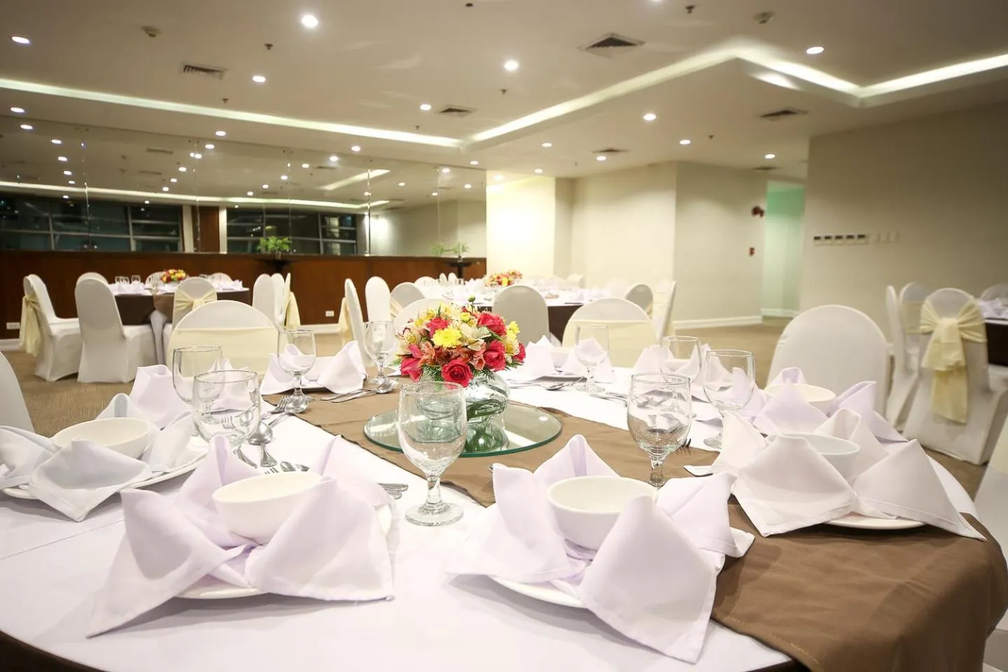 Banquet/Function facilities in Infinity Tower Suites