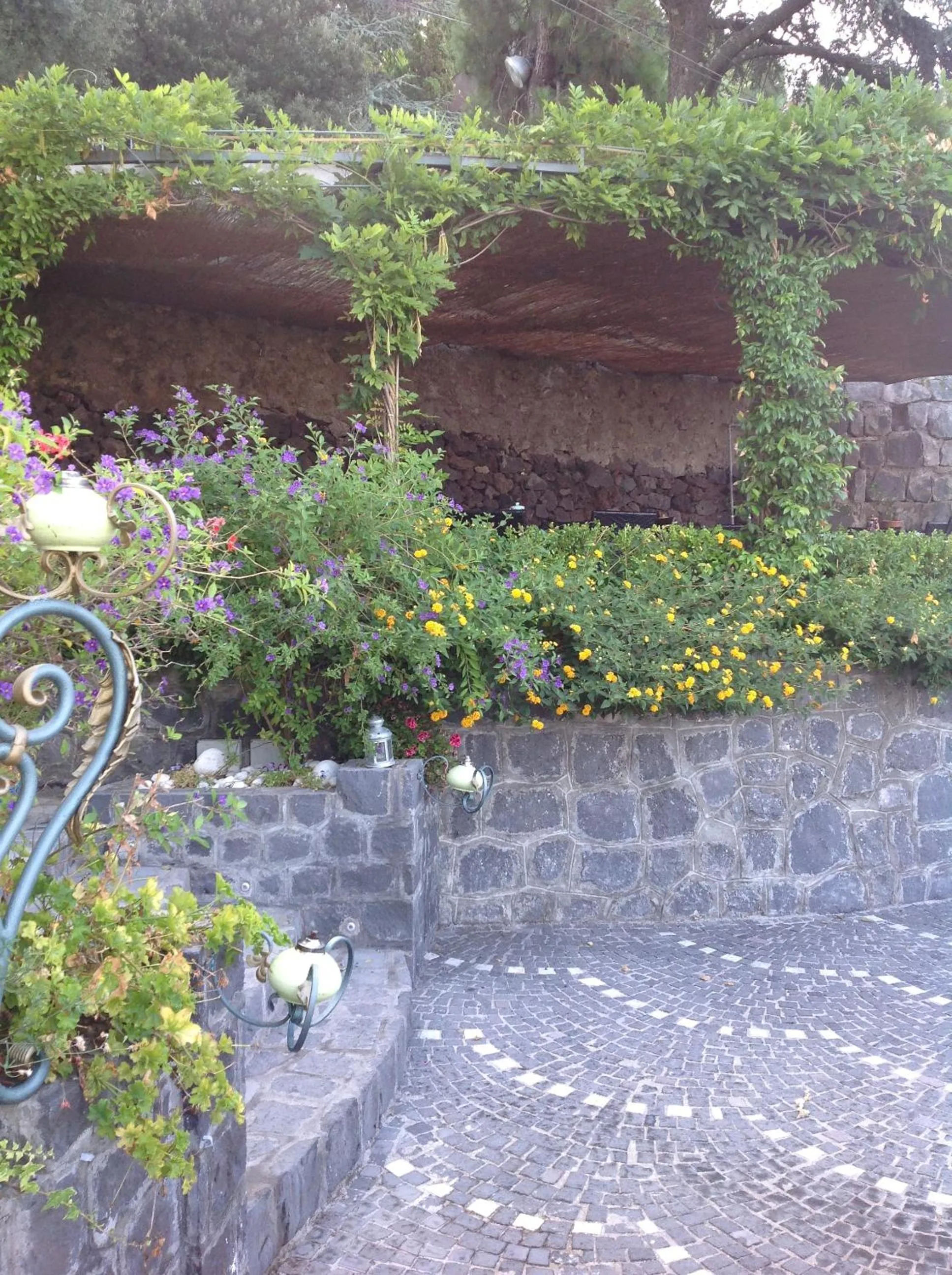 Garden in La Dimora Le Fumarole B&B