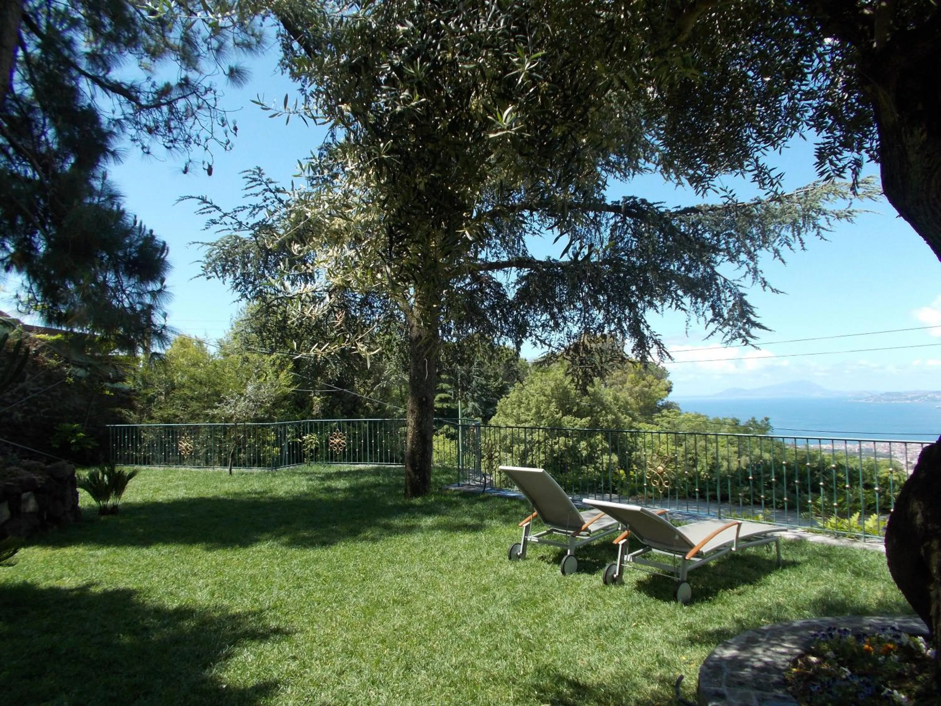 Garden in La Dimora Le Fumarole B&B