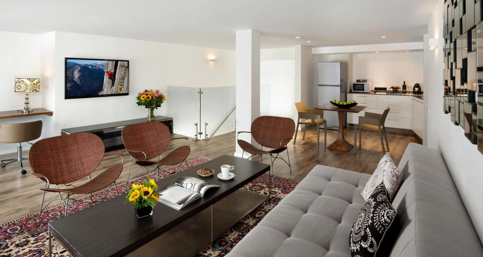 Living room in Sea Executive Suites