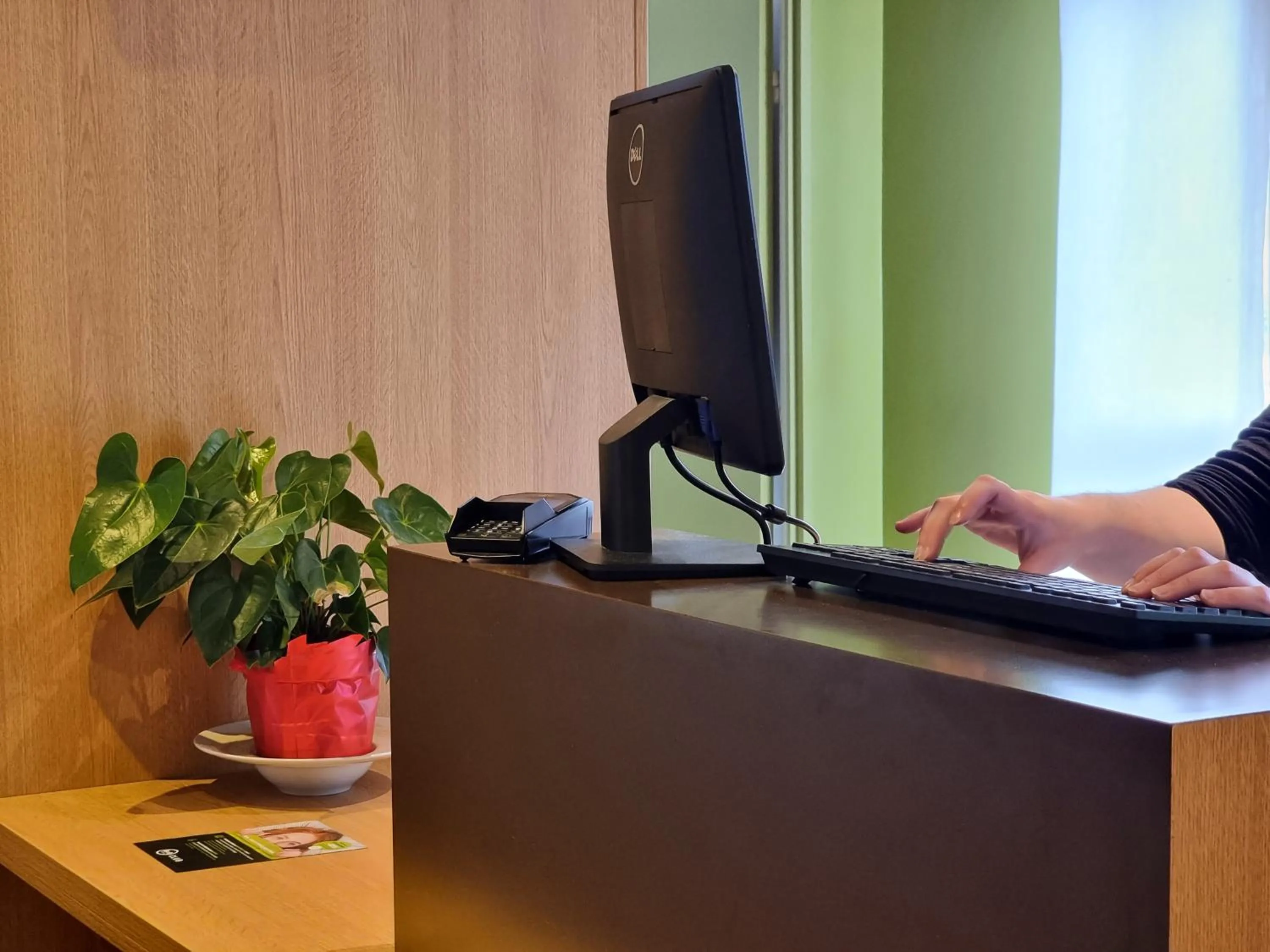 Lobby or reception in B&B HOTEL Le Puy-en-Velay