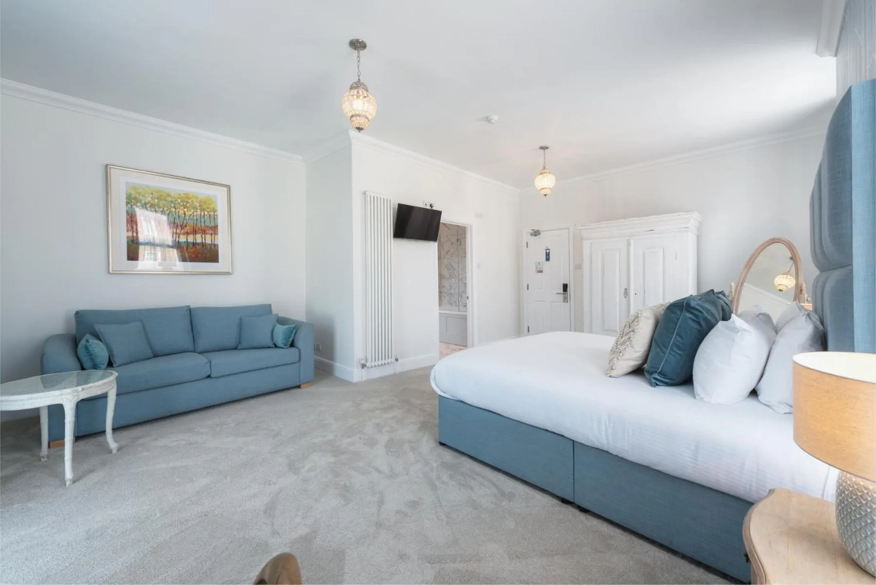 Living room, Bed in Somerset House Boutique Hotel and Restaurant