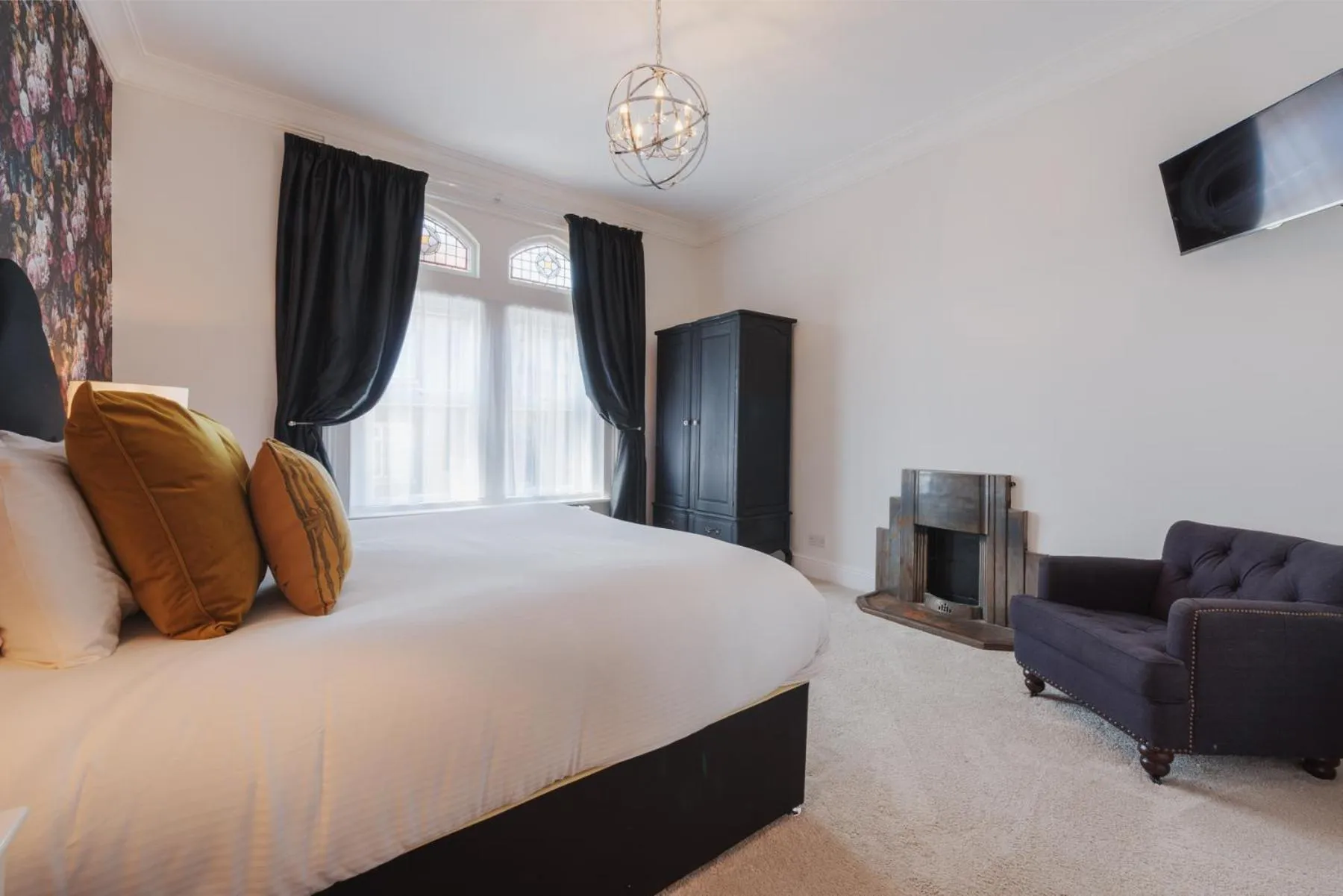 Photo of the whole room, Bed in Somerset House Boutique Hotel and Restaurant