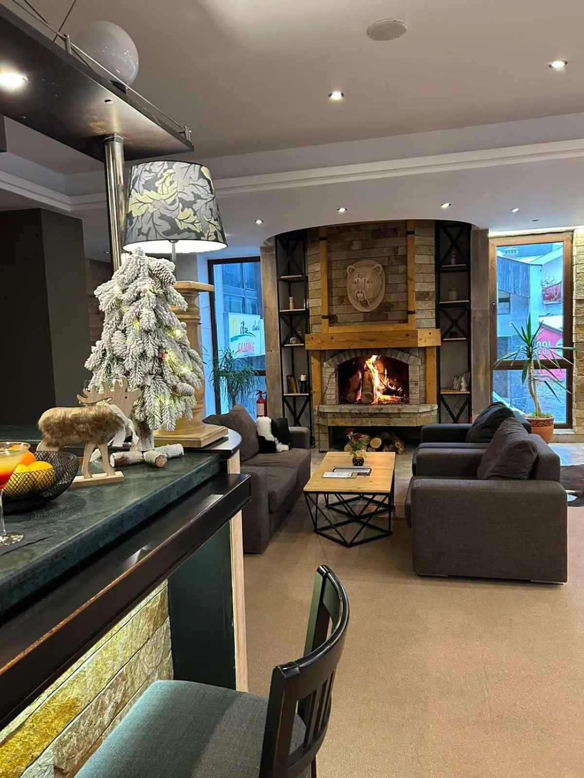 Lobby or reception in Grand Hotel Murgavets