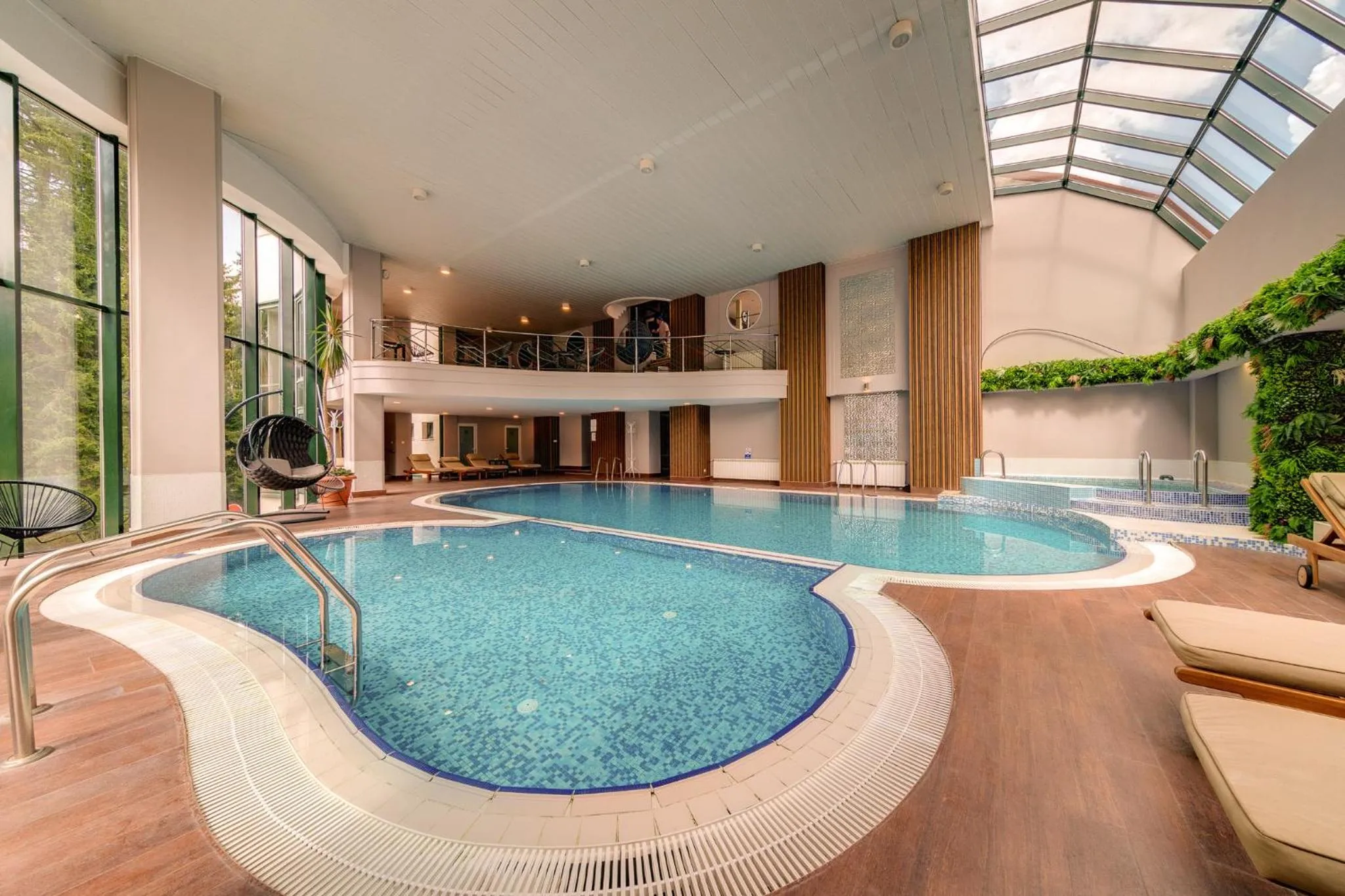 Swimming pool in Grand Hotel Murgavets