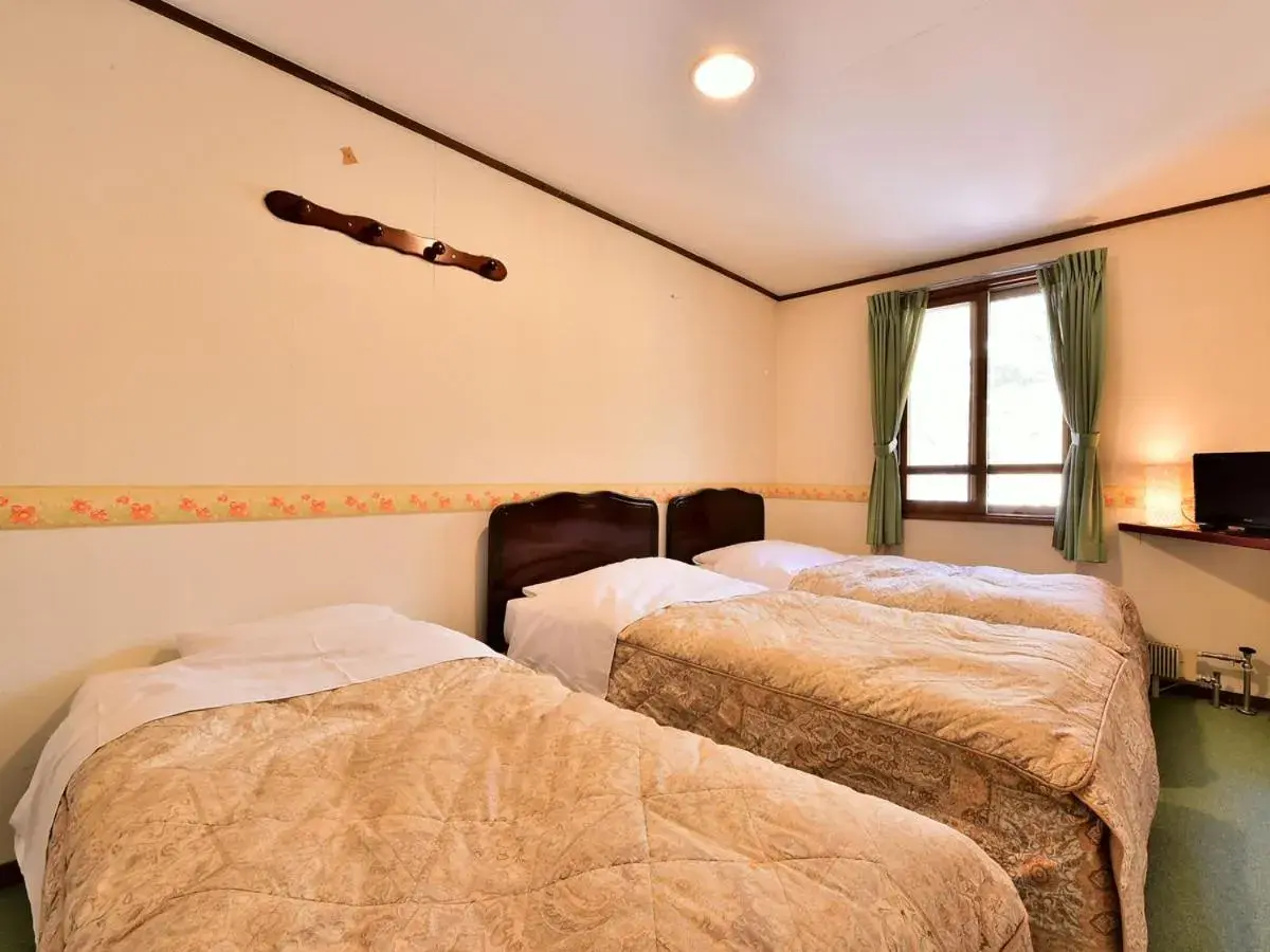 Triple Room with Shared Bathroom in Kurumayama Kogen Guesthouse Urara Triple Room with Shared Bathroom in Kurumayama Kogen Guesthouse Urara