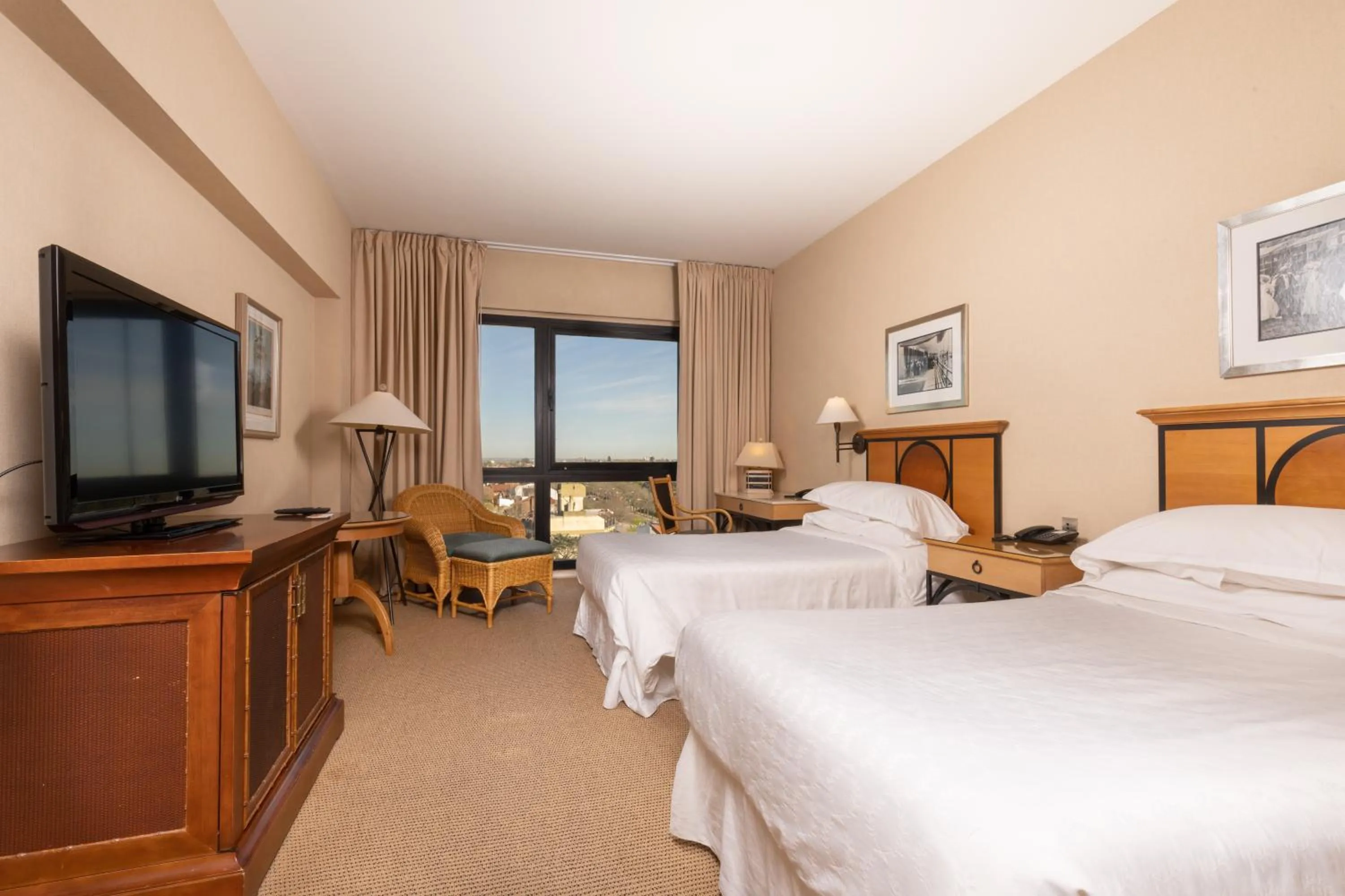 Photo of the whole room, Bed in Sheraton Mar Del Plata Hotel