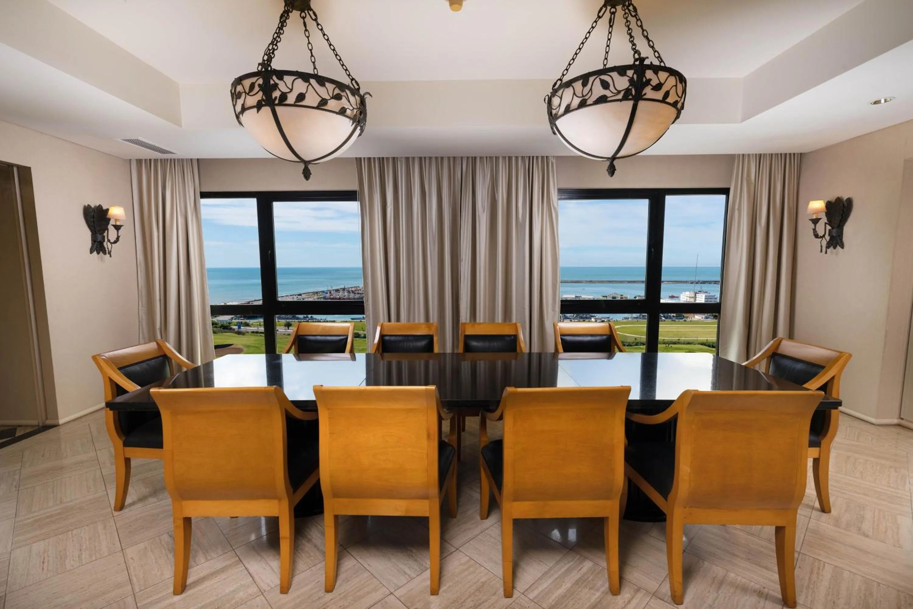 Photo of the whole room in Sheraton Mar Del Plata Hotel