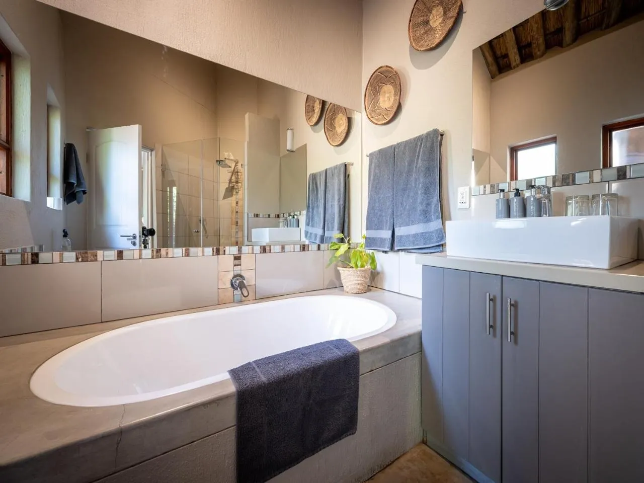 Bathroom in eKhaya Bush Lodge