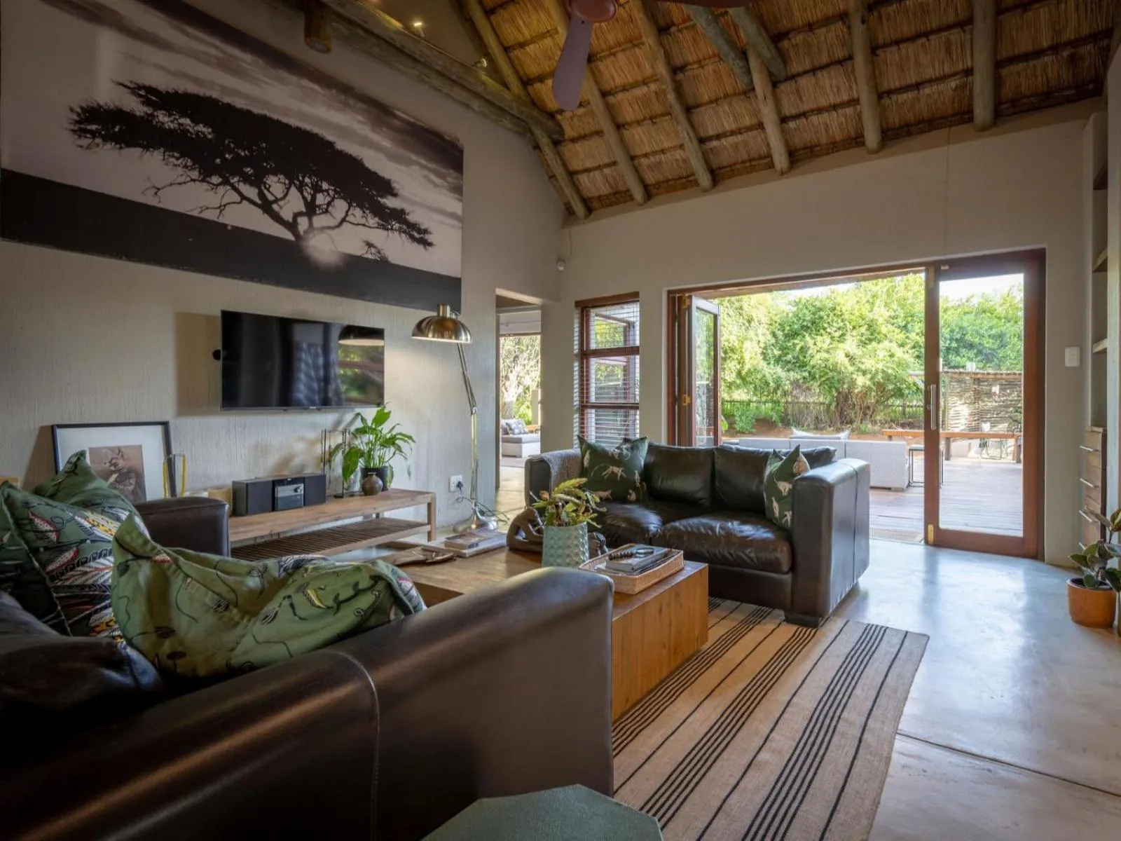 Living room in eKhaya Bush Lodge