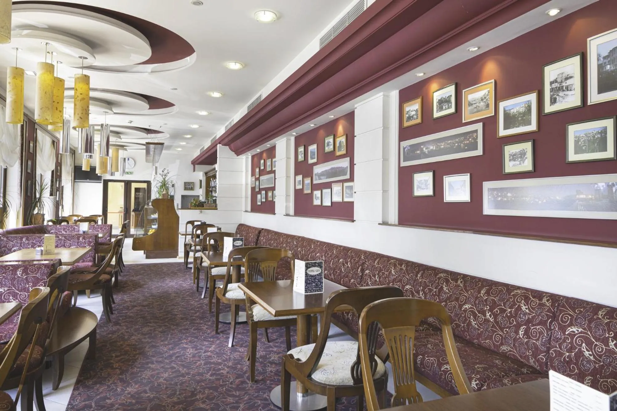 Lounge or bar in Yantra Grand Hotel