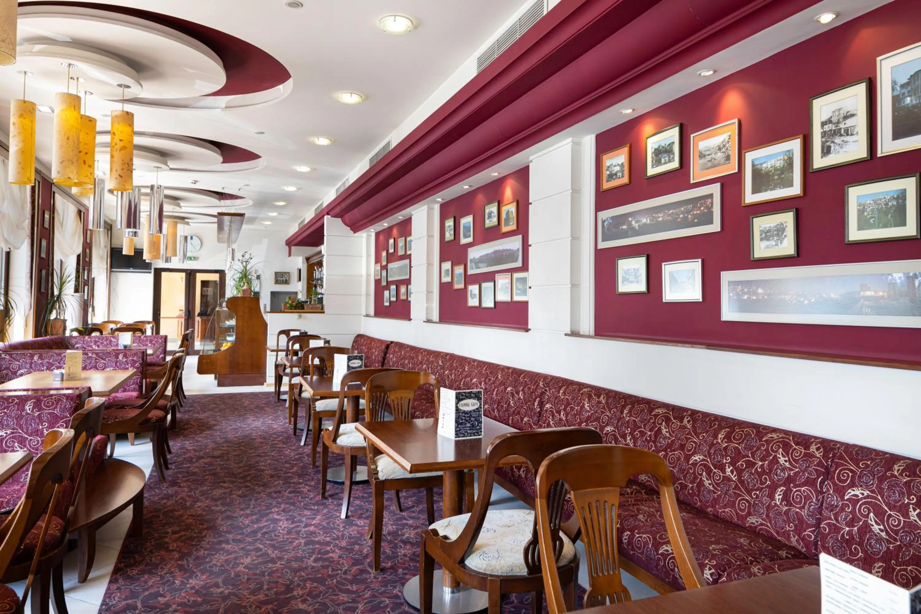 Lounge or bar in Yantra Grand Hotel