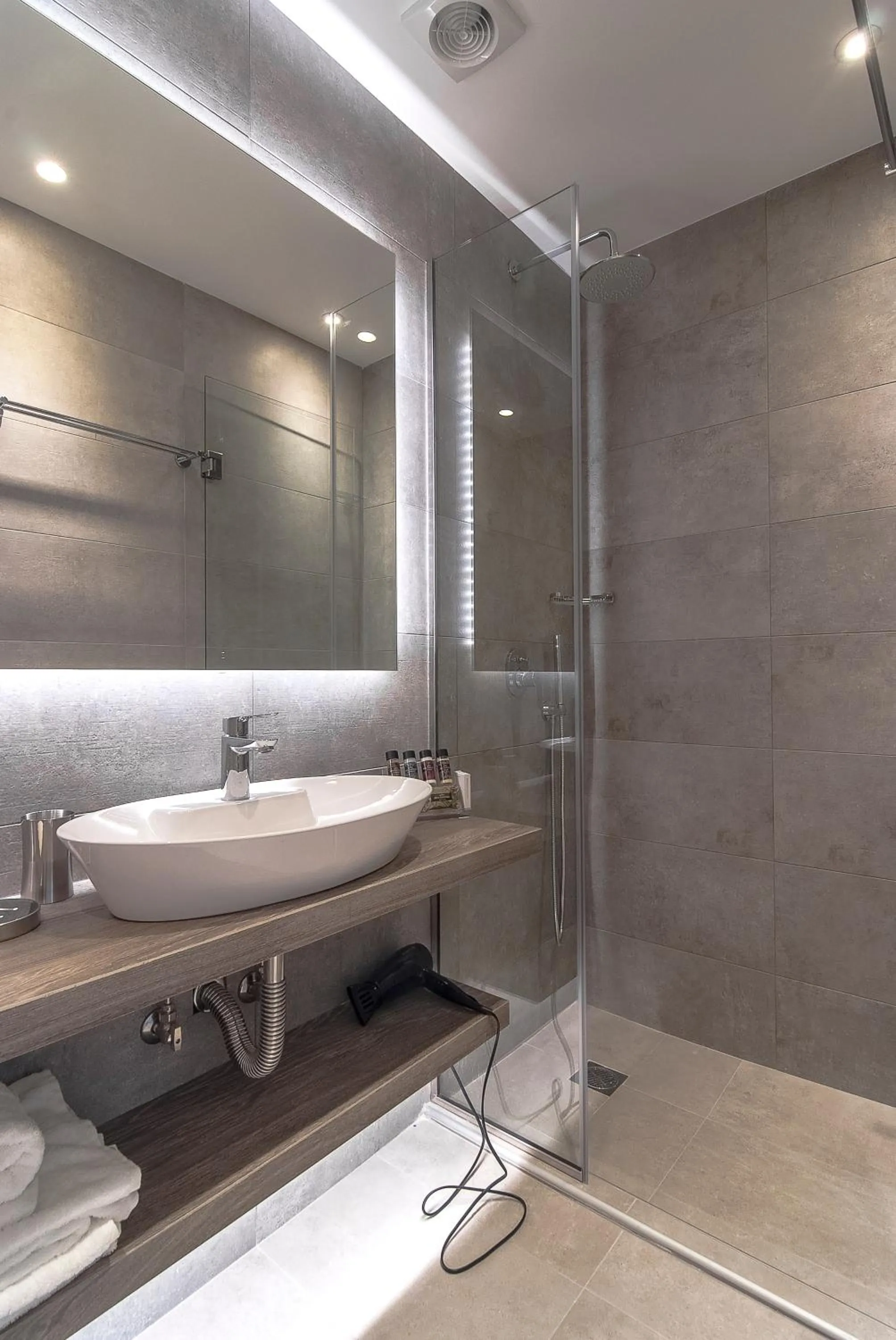 Bathroom in Acropolis Stay