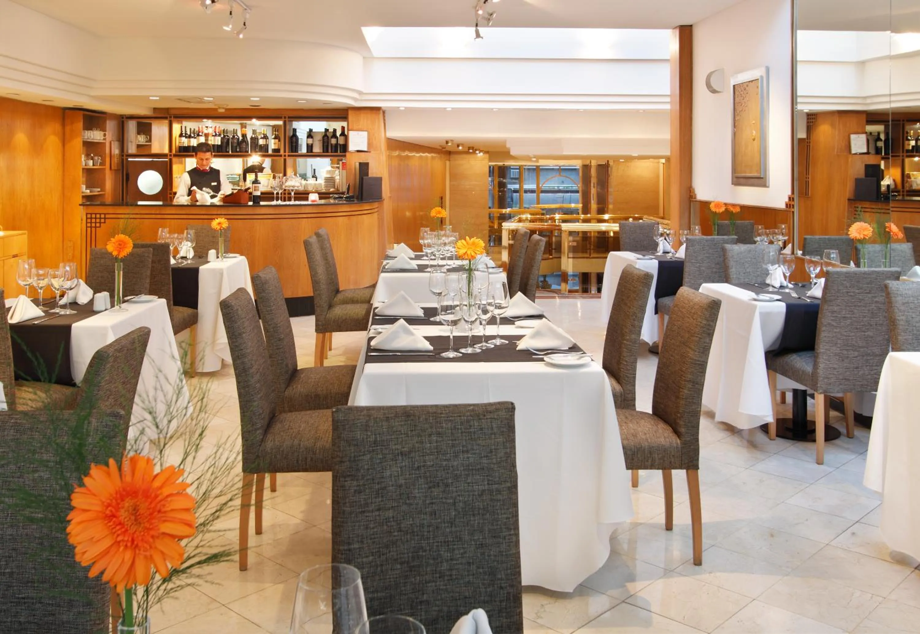 Restaurant/places to eat in Hotel Dolmen