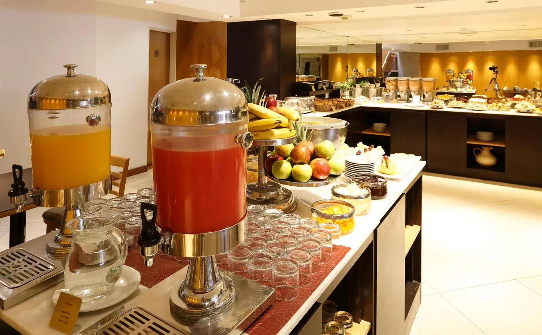 Restaurant/places to eat in Hotel Dolmen Restaurant/places to eat in Hotel Dolmen