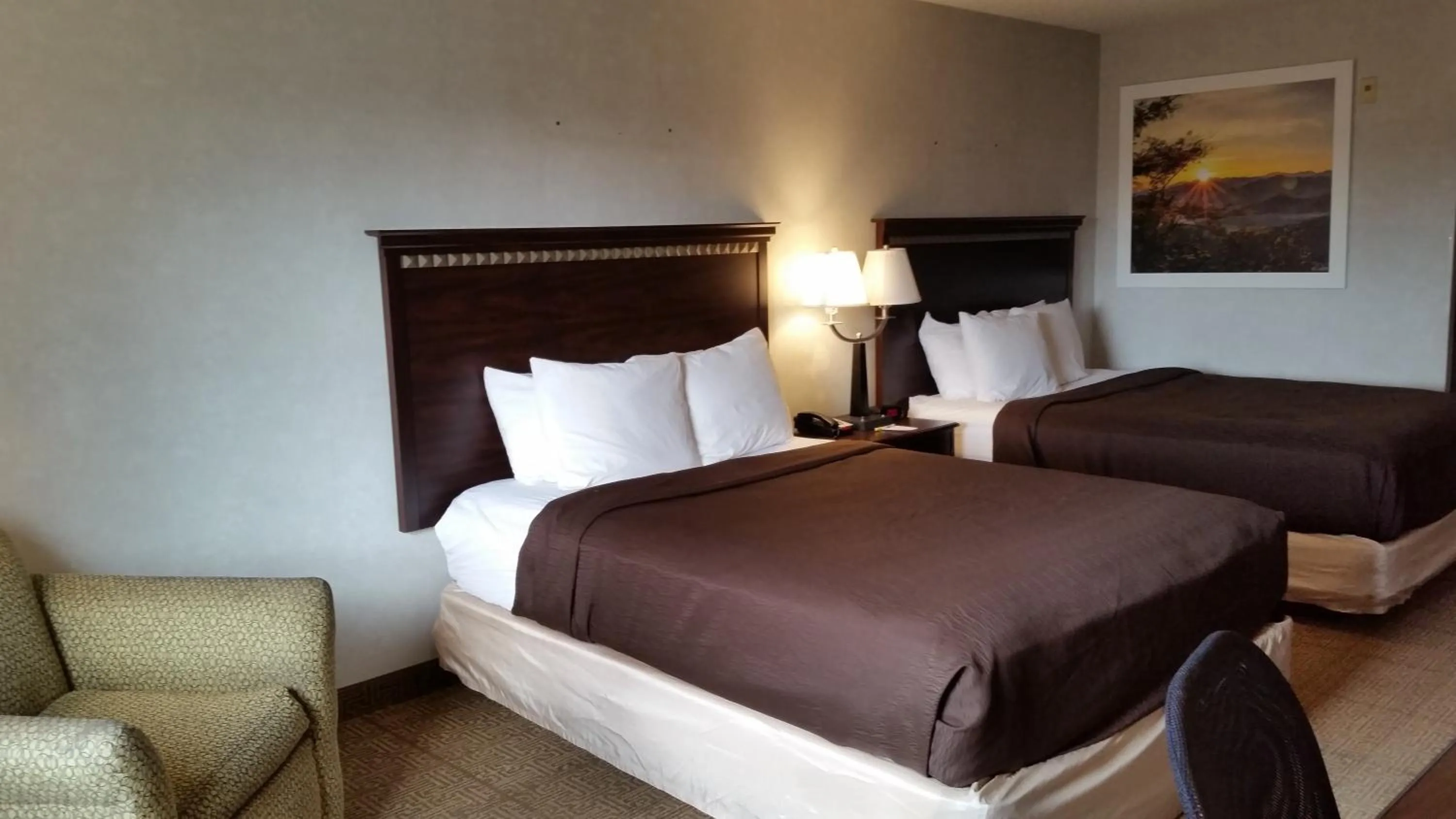 Photo of the whole room, Bed in Days Inn & Suites by Wyndham Vancouver