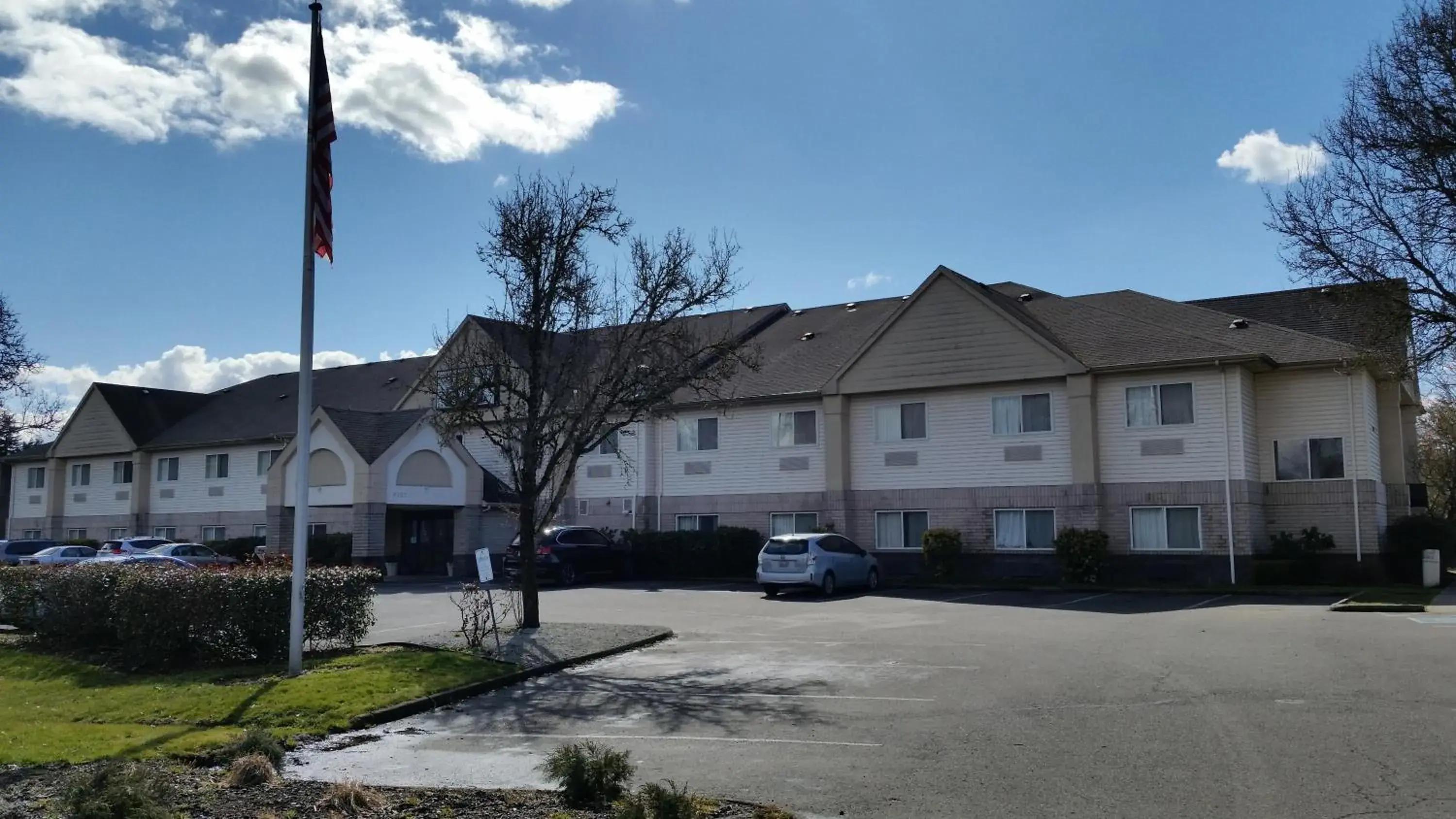 Property building in Days Inn & Suites by Wyndham Vancouver Property building in Days Inn & Suites by Wyndham Vancouver