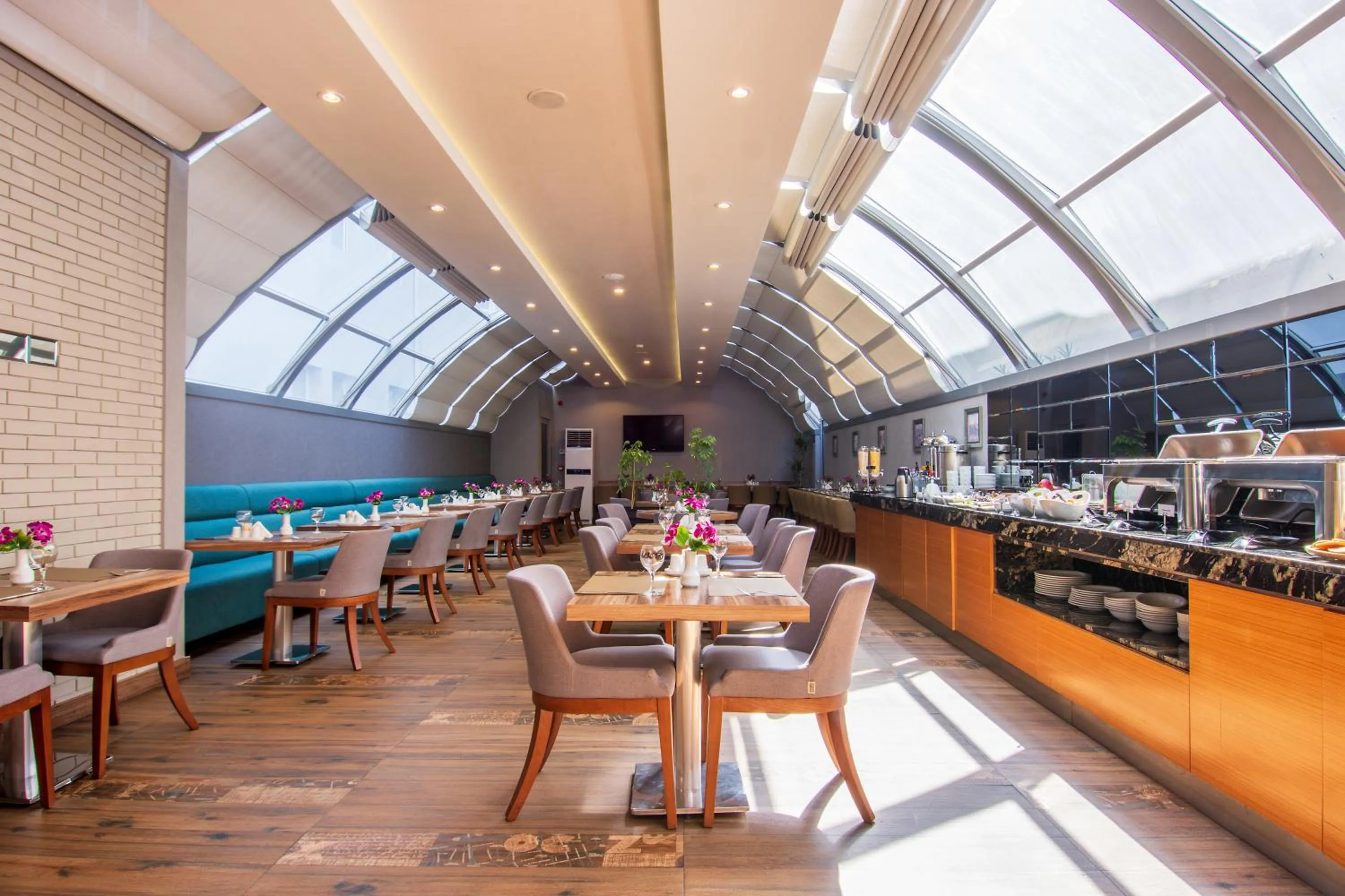 Restaurant/places to eat in Tbilisi Chambers, Trademark Collection by Wyndham