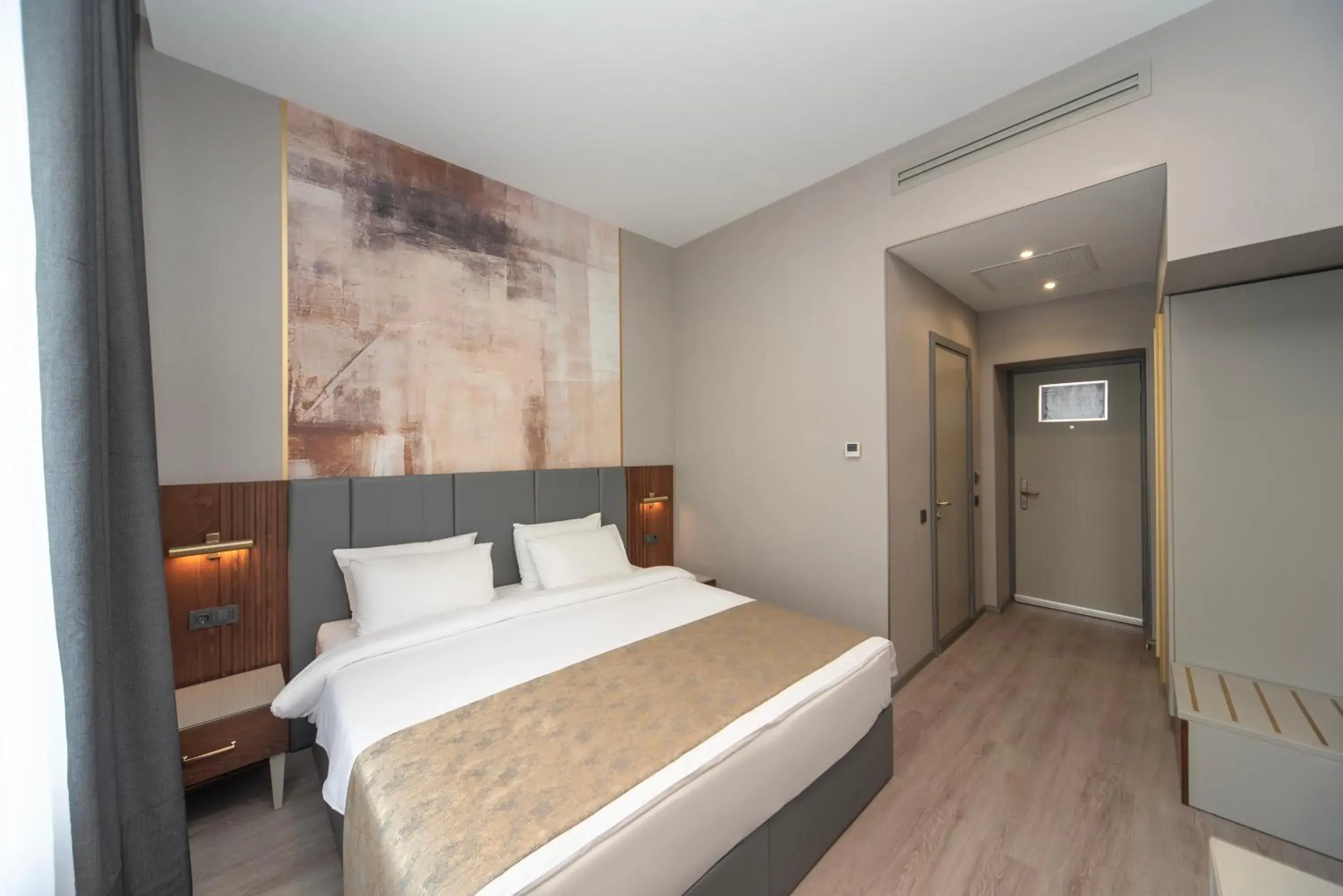 Standard King Room, Non-Smoking in Tbilisi Chambers, Trademark Collection by Wyndham Standard King Room, Non-Smoking in Tbilisi Chambers, Trademark Collection by Wyndham