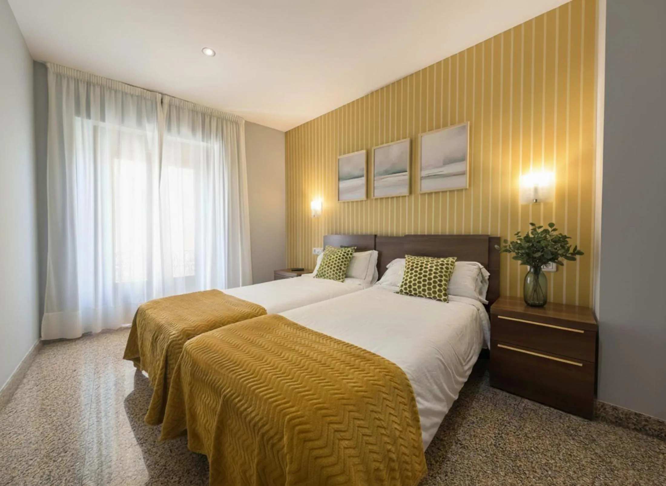 Bed in Hotel Arcos Catedral