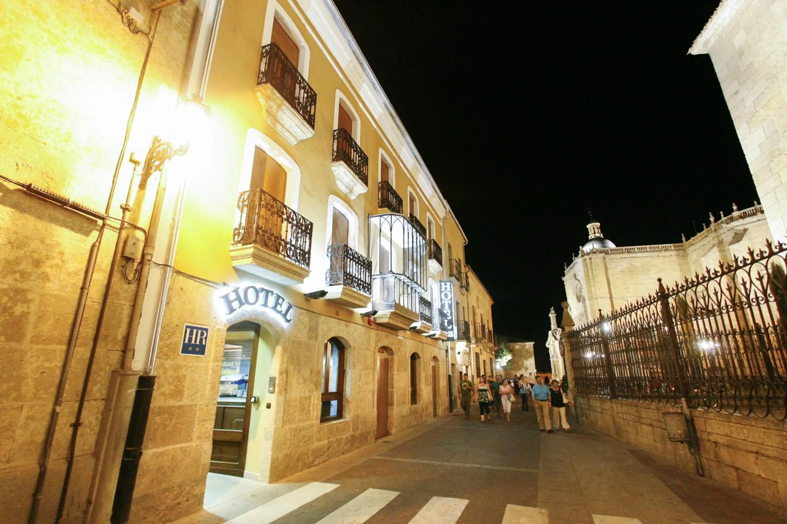 Facade/entrance in Hotel Arcos Catedral