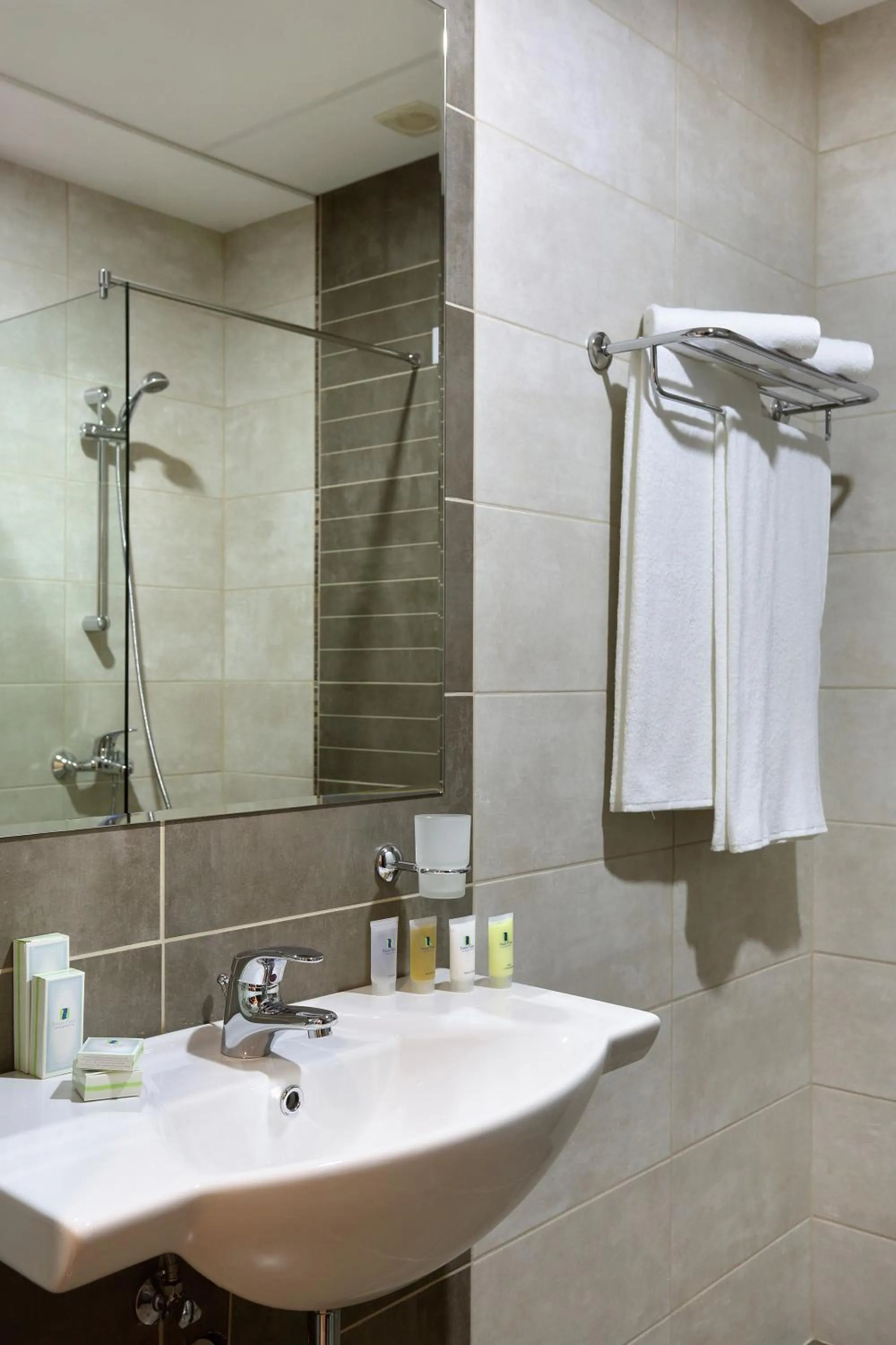 Bathroom in Dunav Plaza Hotel