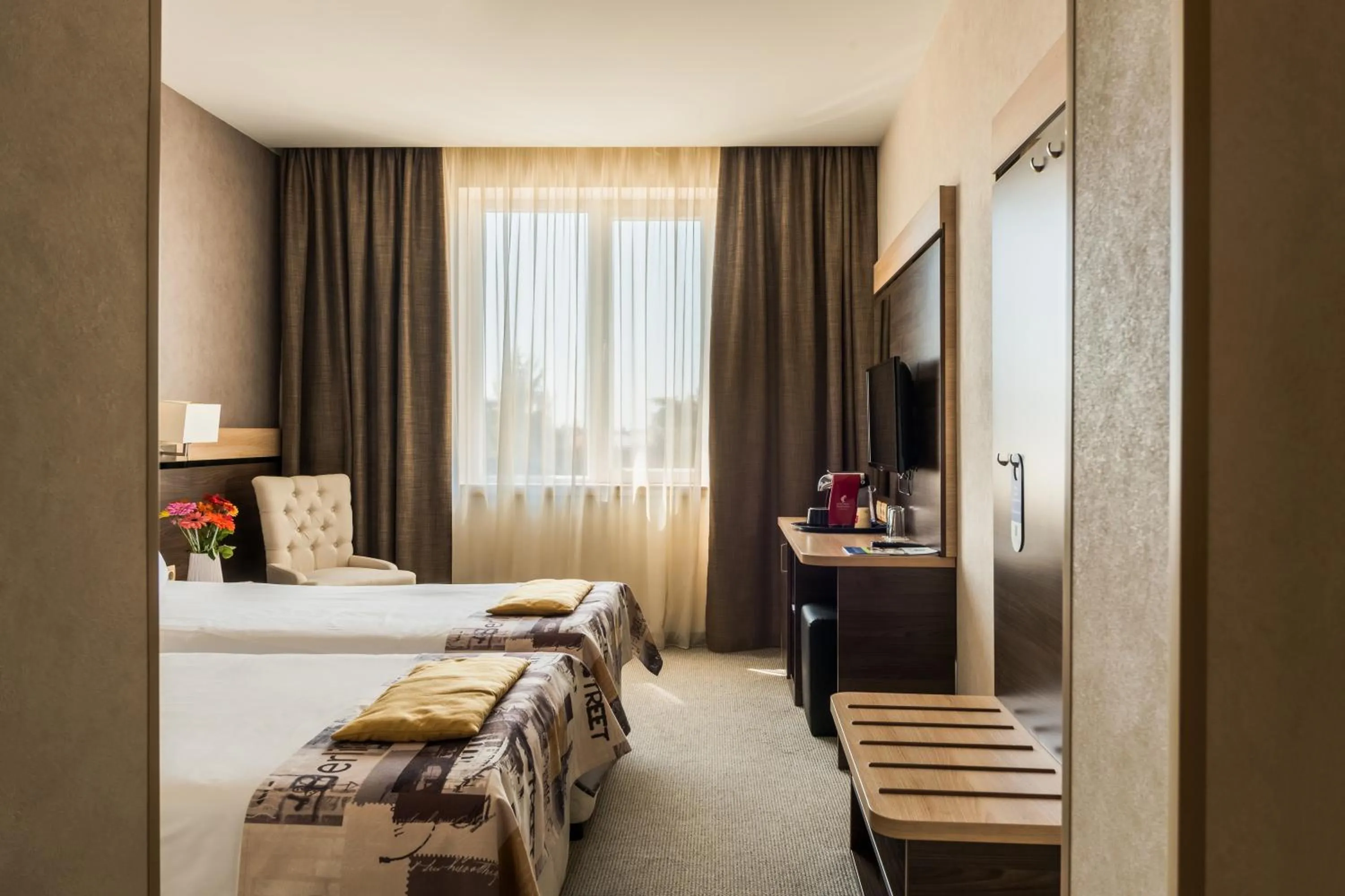 Bedroom, Bed in Dunav Plaza Hotel