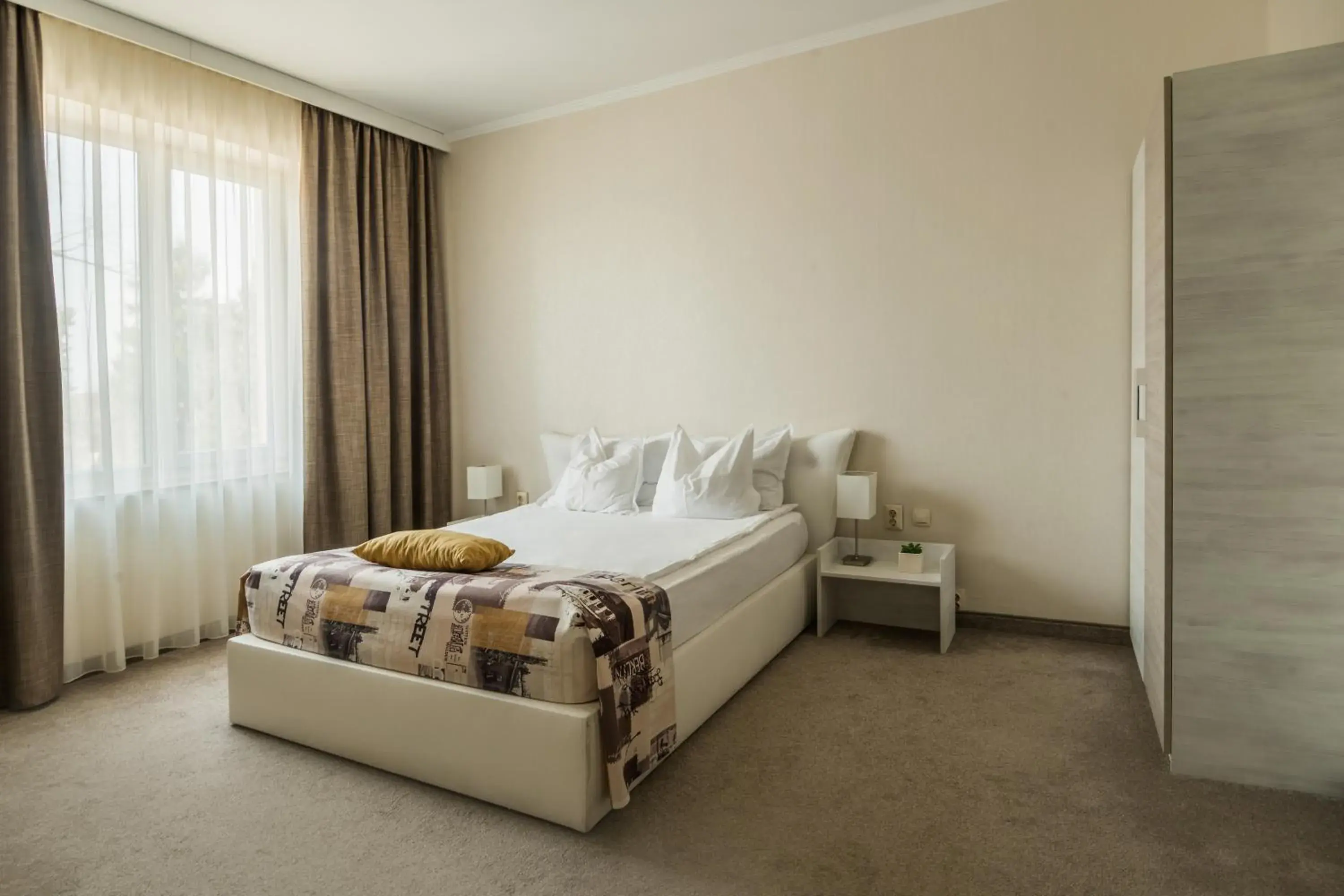 Bedroom, Bed in Dunav Plaza Hotel Bedroom, Bed in Dunav Plaza Hotel