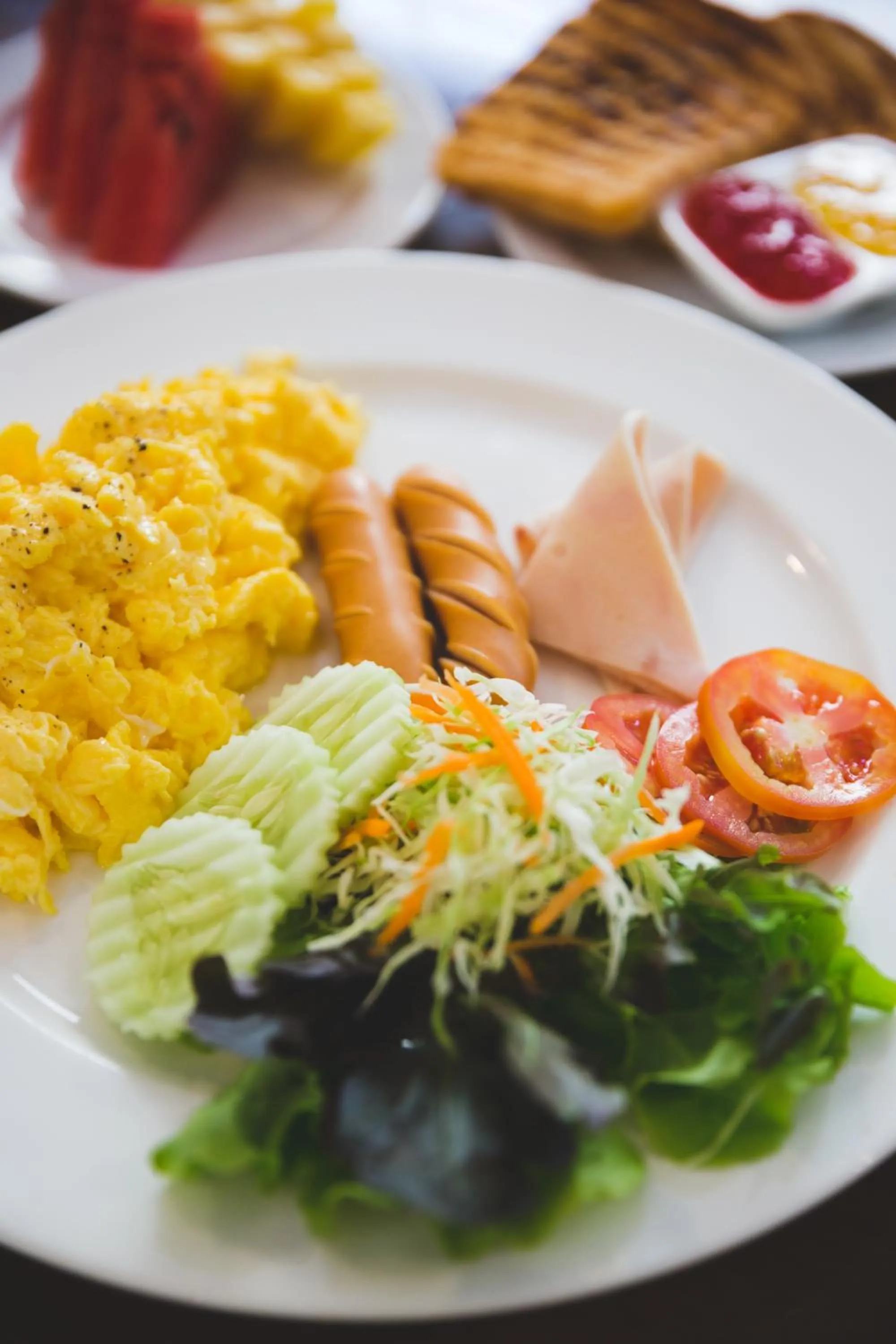 American breakfast in Issara by D Hostel