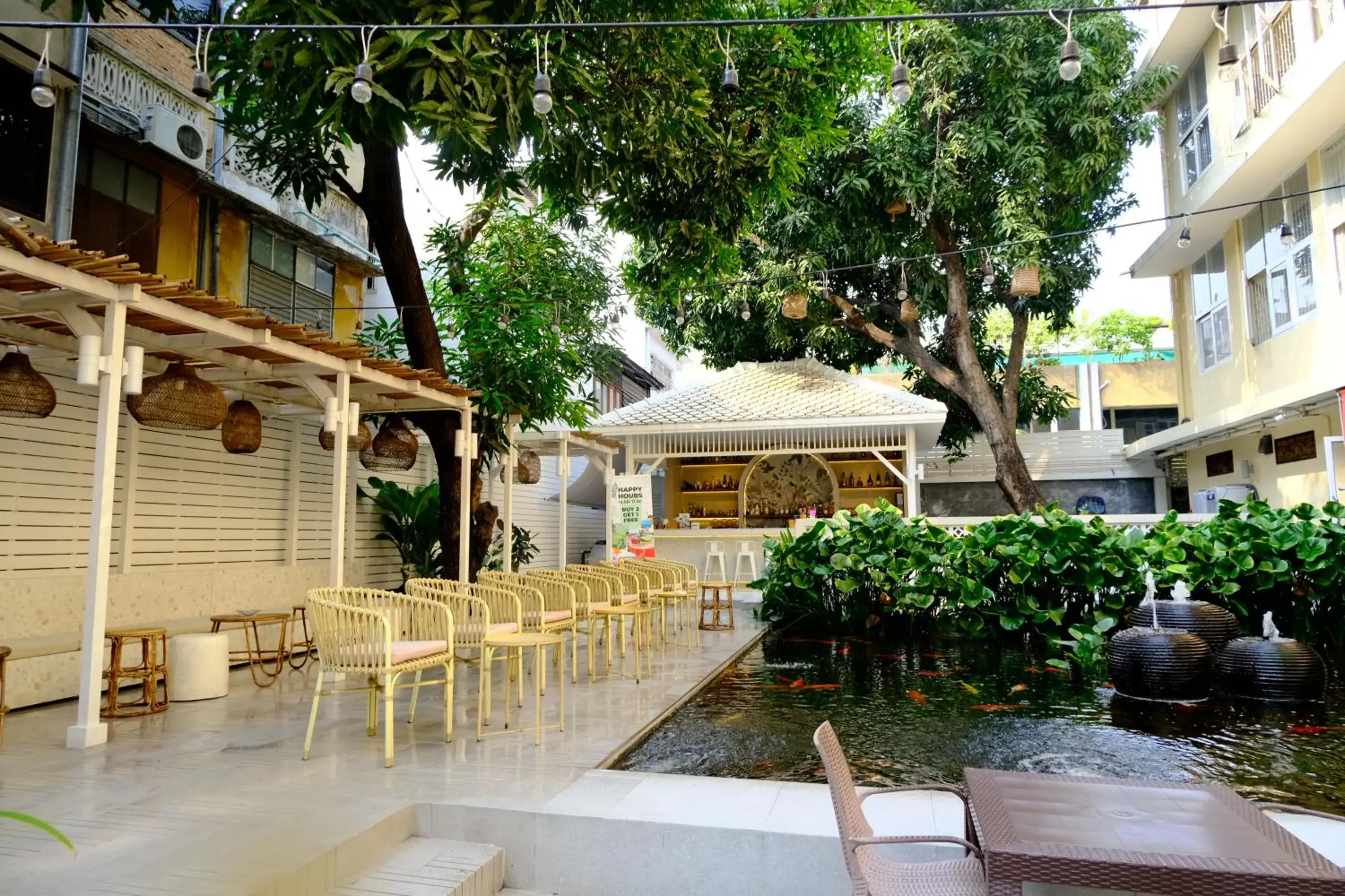 Lounge or bar in Issara by D Hostel Lounge or bar in Issara by D Hostel