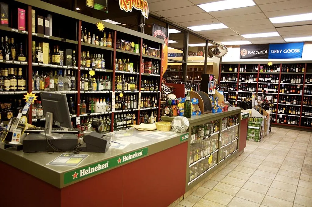 On-site shops in Sea to Sky Hotel and Conference Centre