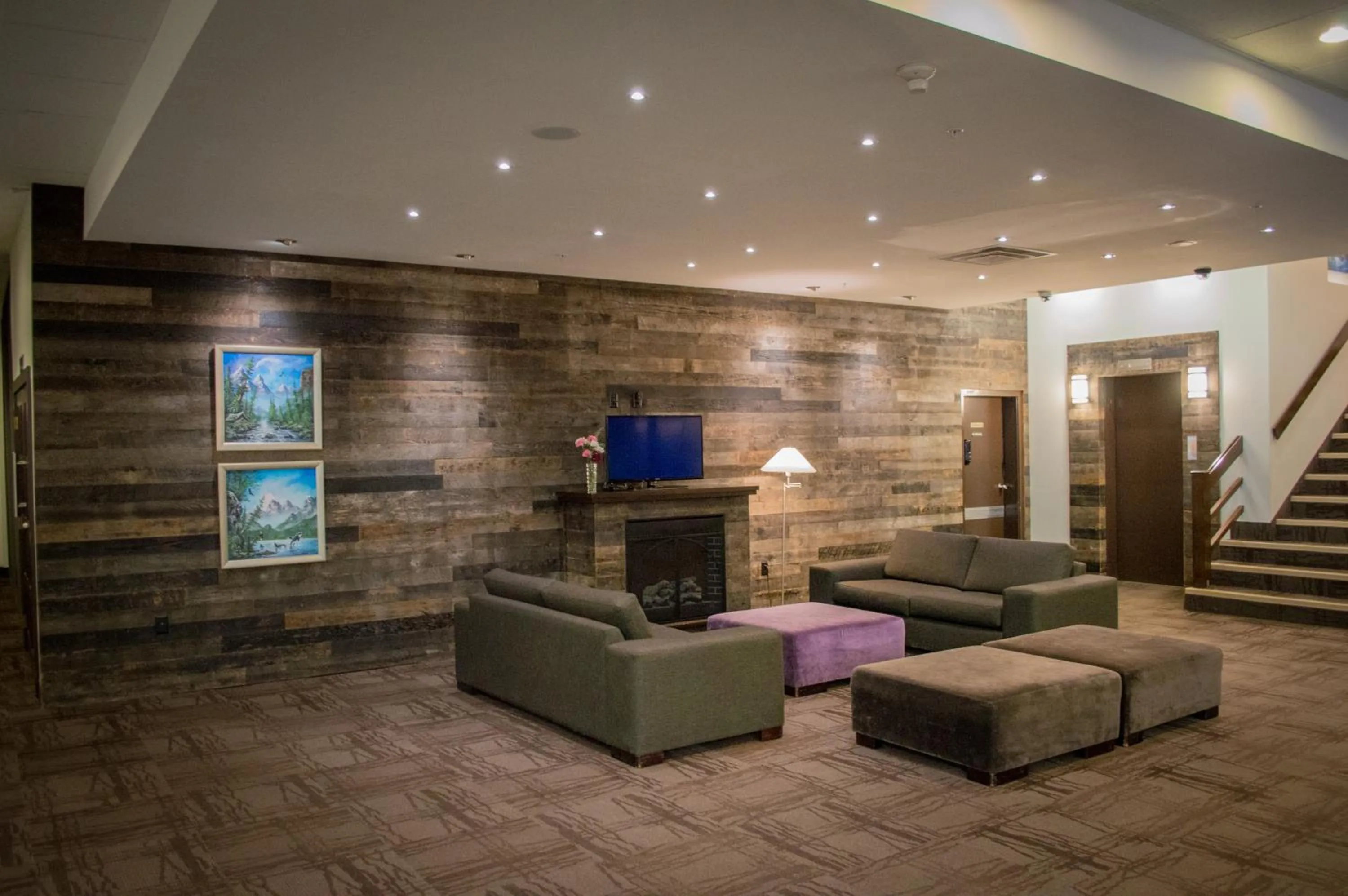 Lobby or reception in Sea to Sky Hotel and Conference Centre