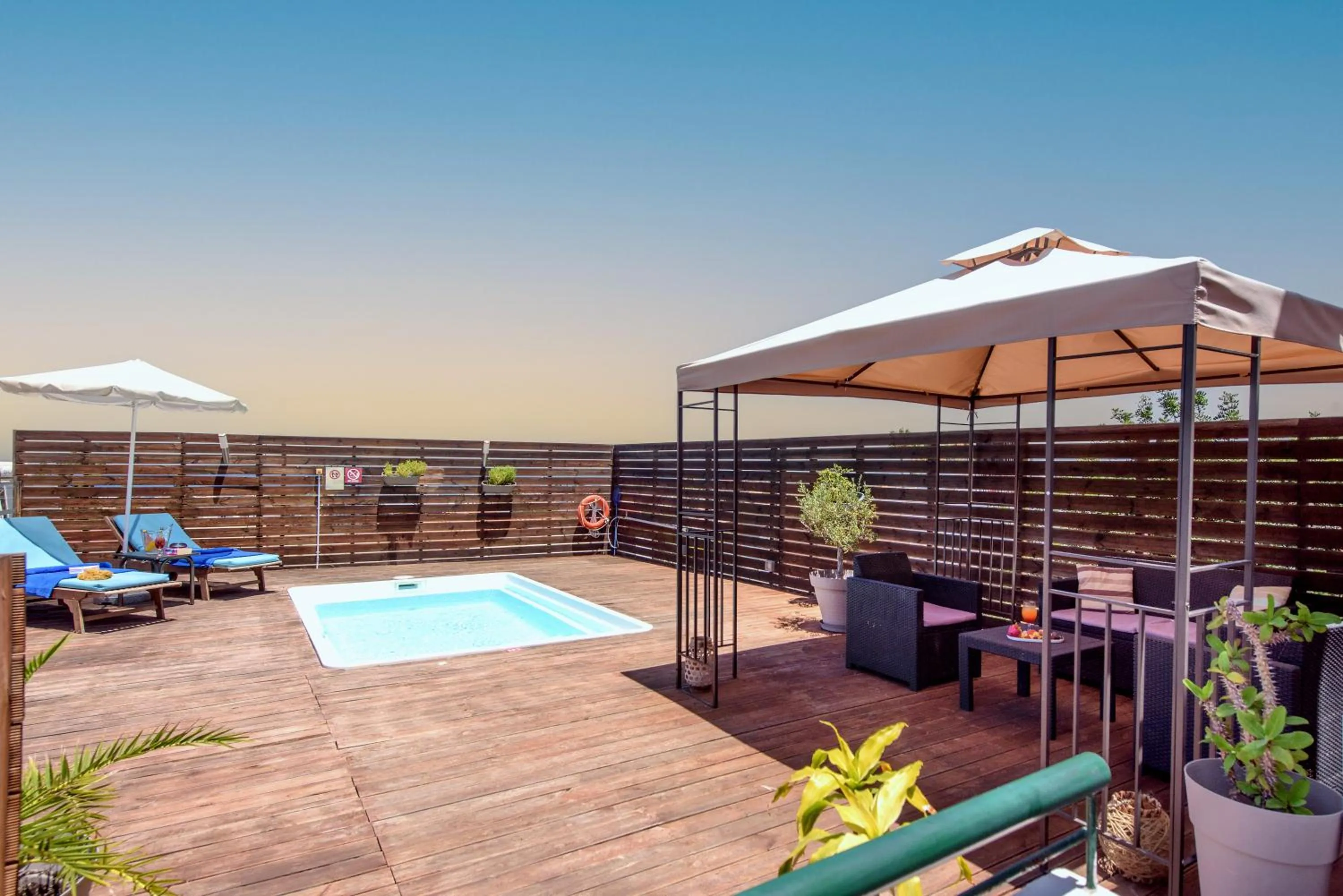 Swimming pool in Eurohotel Katrin Suites