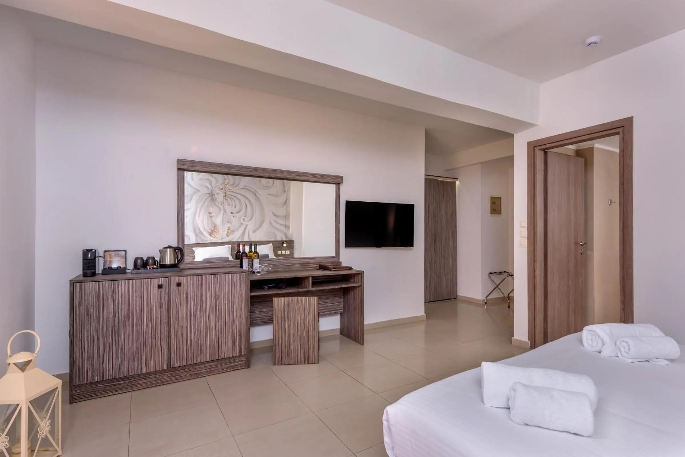 Photo of the whole room, Bed in Eurohotel Katrin Suites