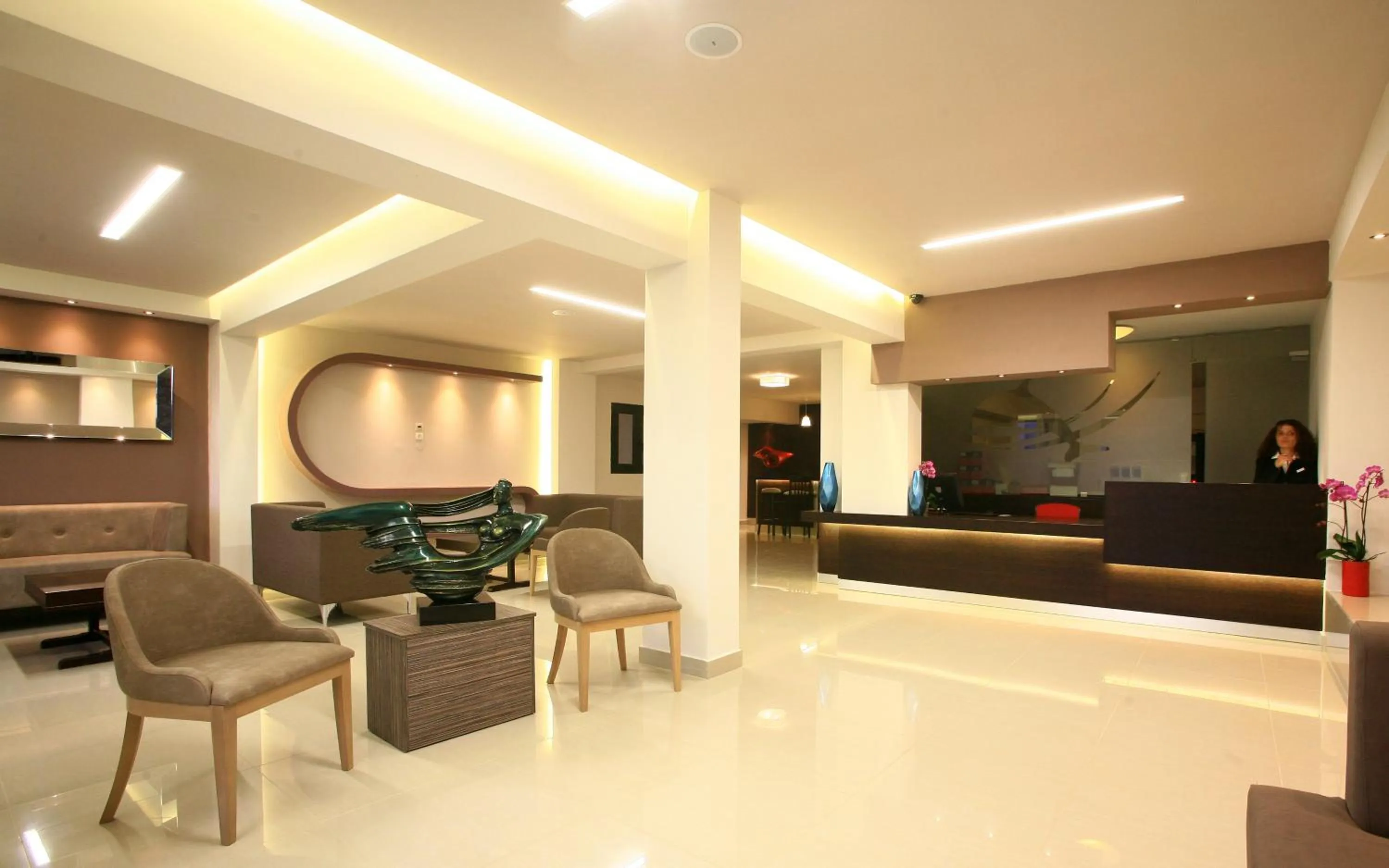 Lobby or reception in Eurohotel Katrin Suites