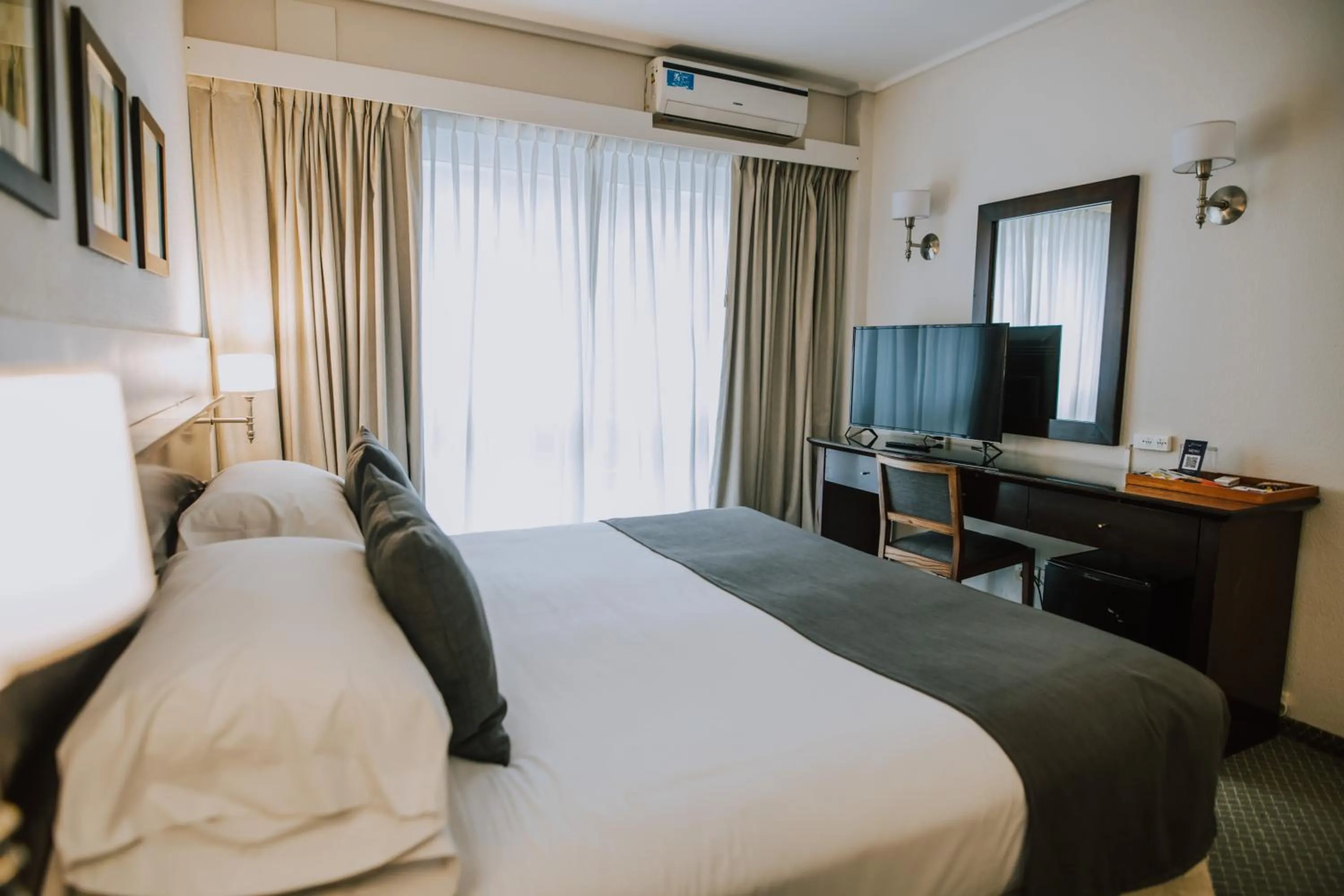 Bedroom, Bed in Hotel Dos Reyes