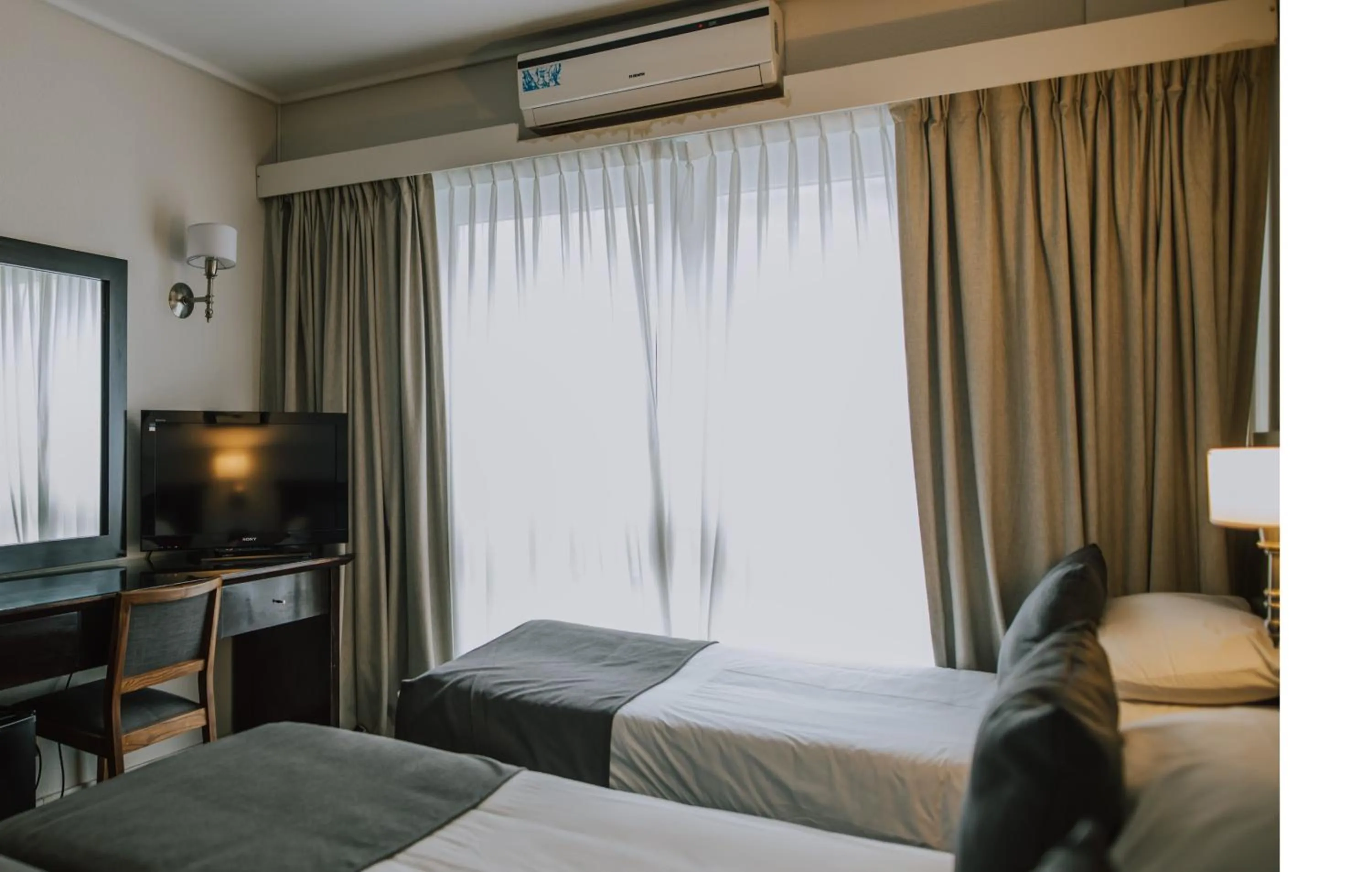 Bedroom, Bed in Hotel Dos Reyes