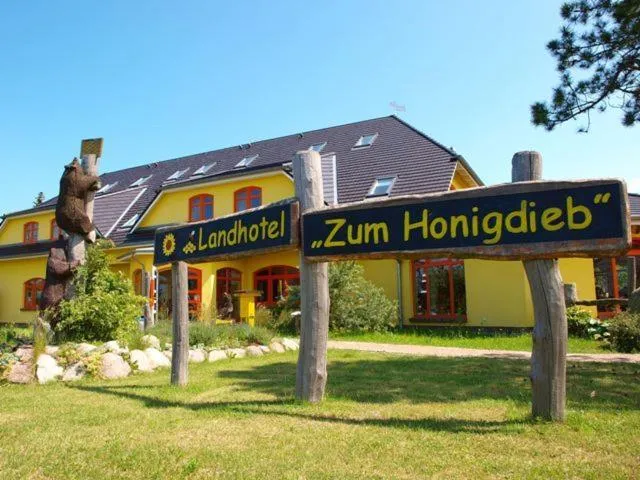 Facade/entrance in Landhotel zum Honigdieb