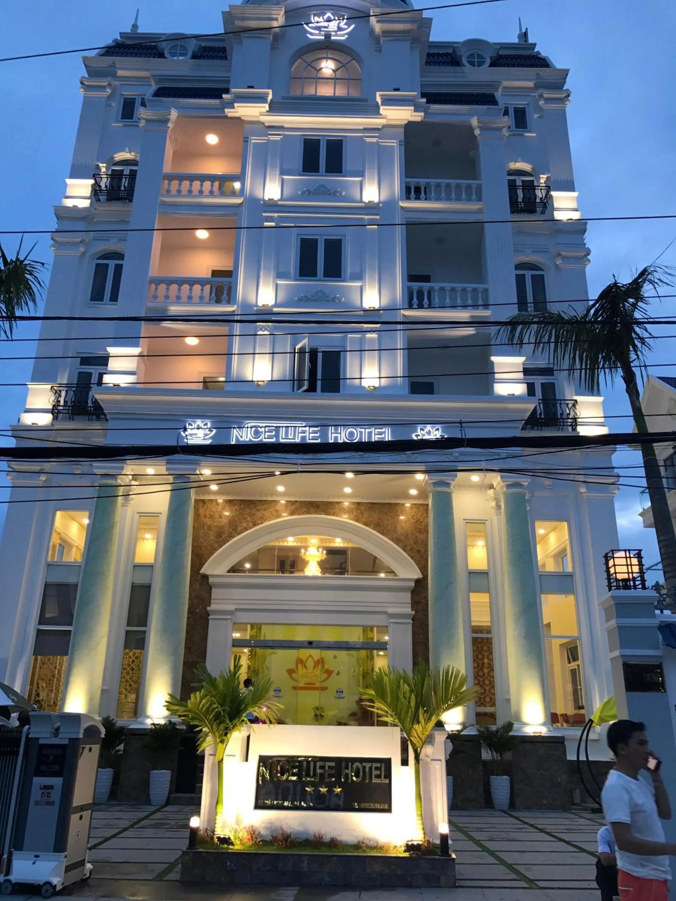 Facade/entrance in Nice Life Hotel