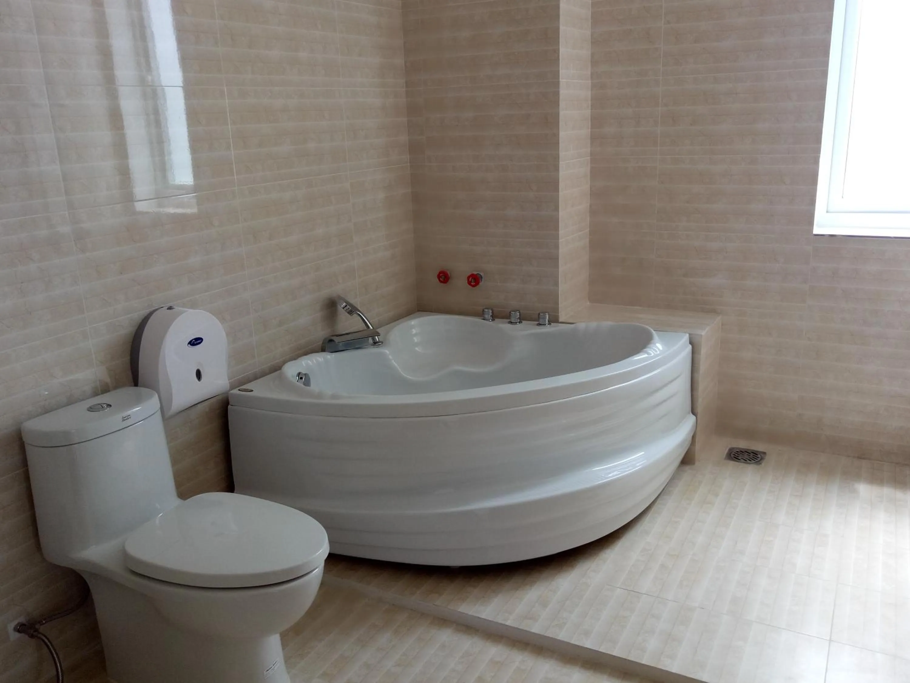 Toilet in Nice Life Hotel