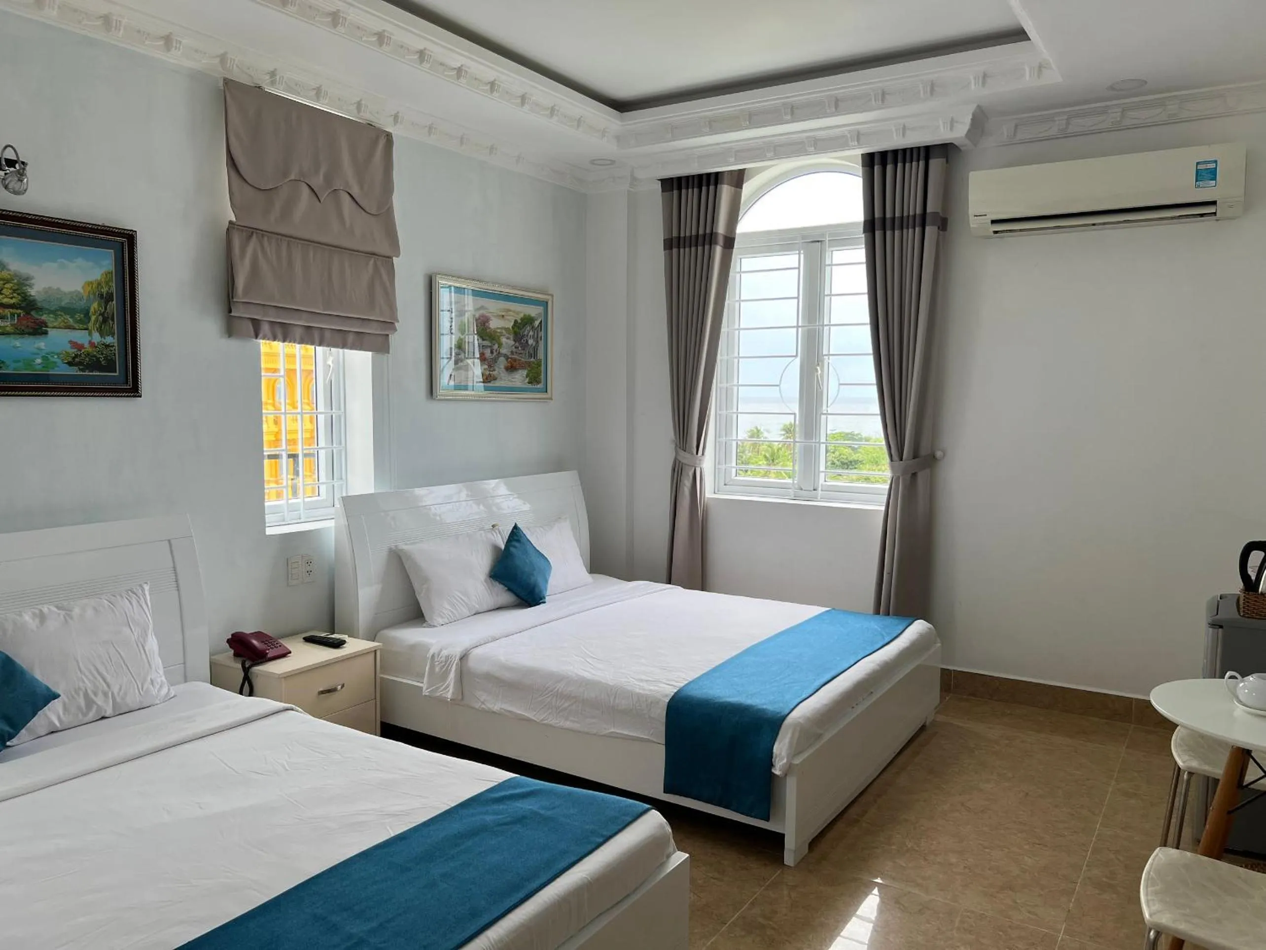 Bed in Nice Life Hotel