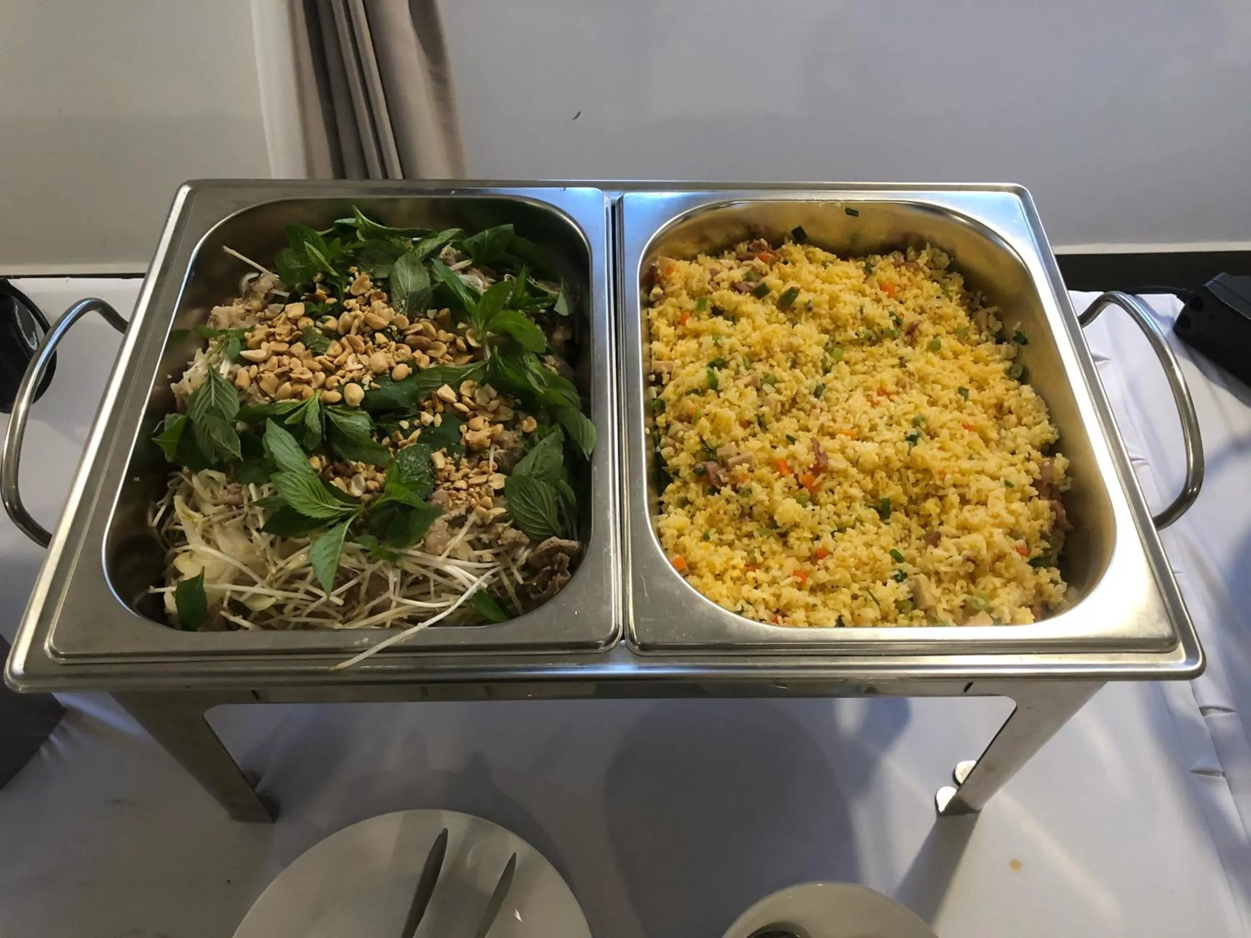 Restaurant/places to eat in Nice Life Hotel